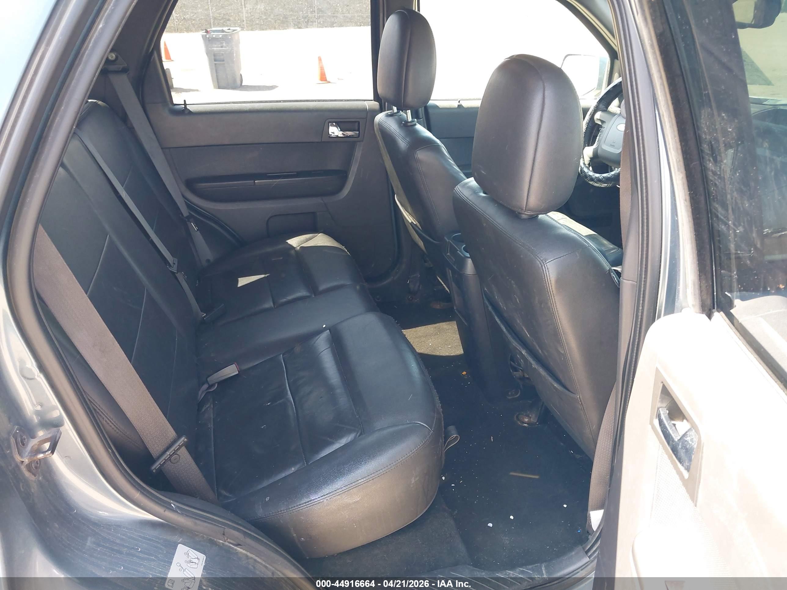 FORD ESCAPE image 8