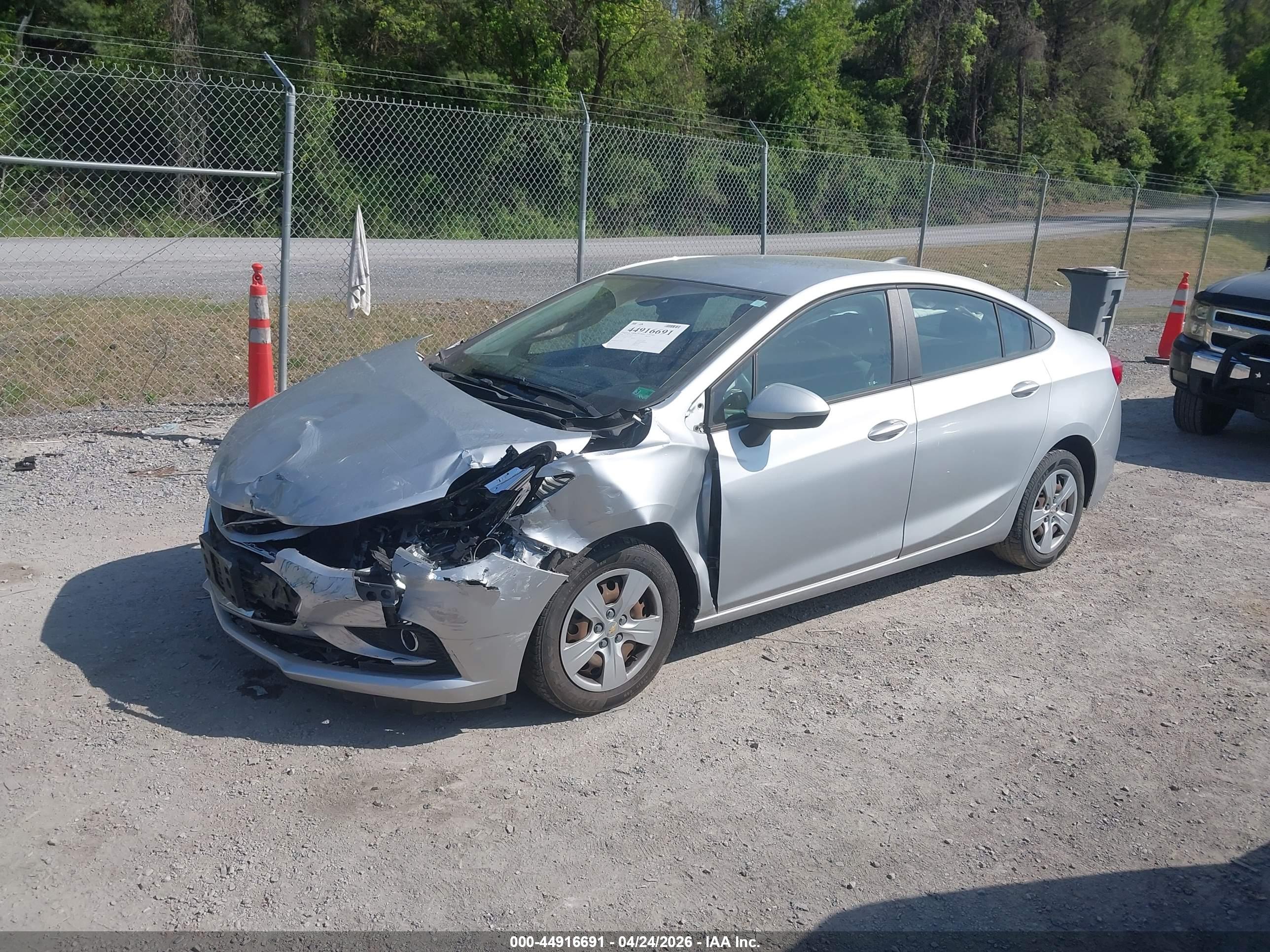 CHEVROLET CRUZE image 2