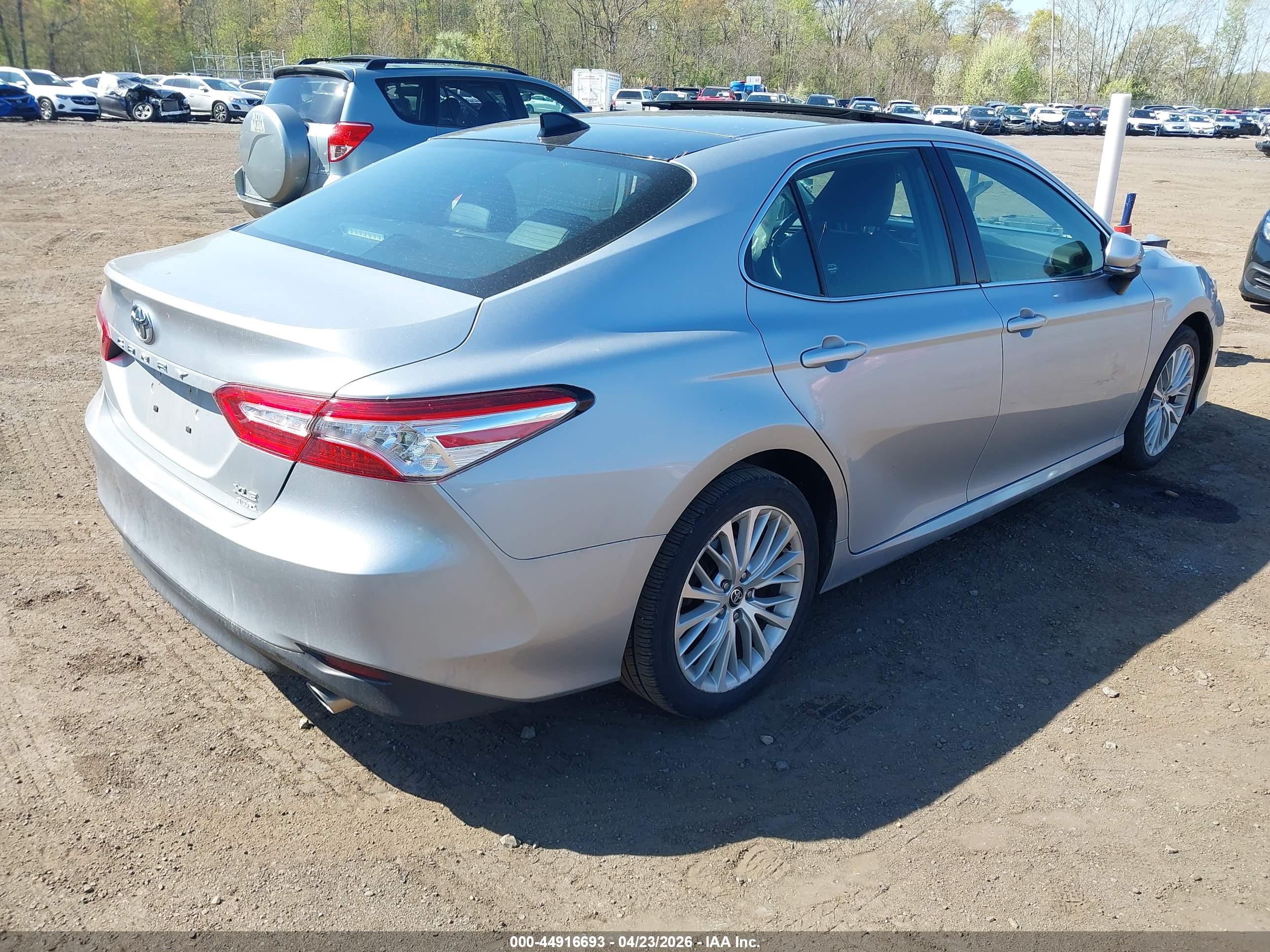 TOYOTA CAMRY image 4