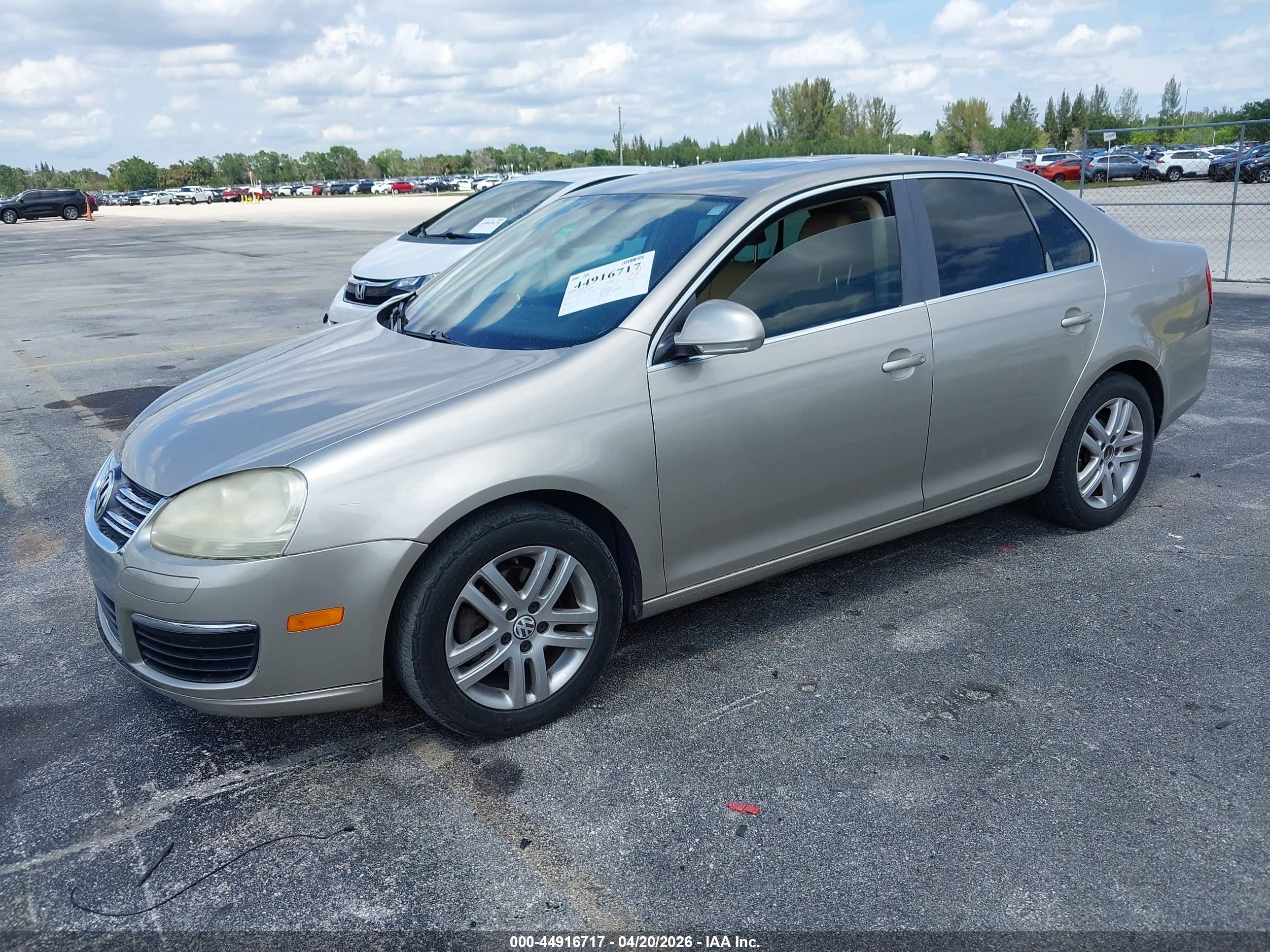 VOLKSWAGEN JETTA image 2