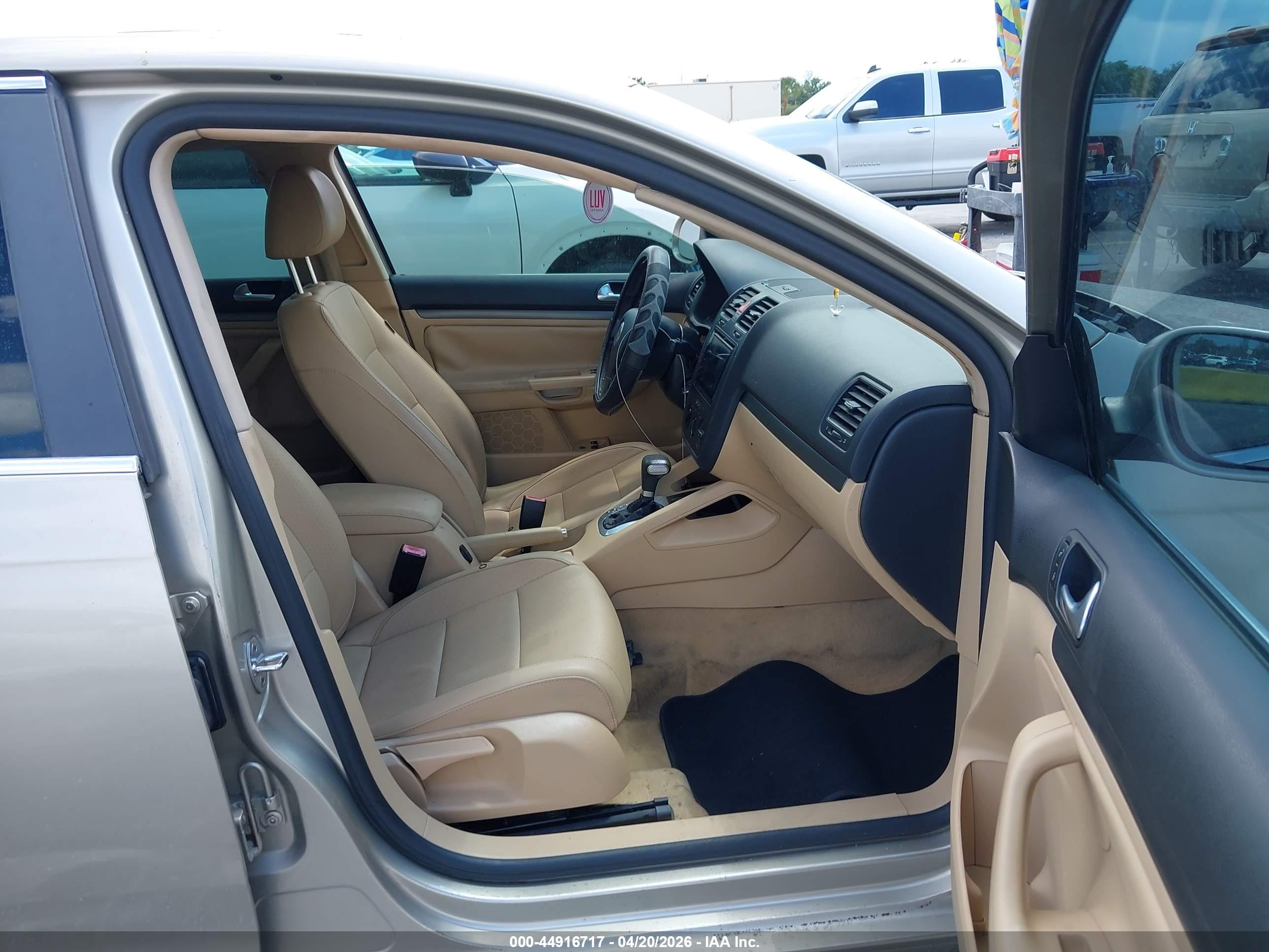 VOLKSWAGEN JETTA image 5