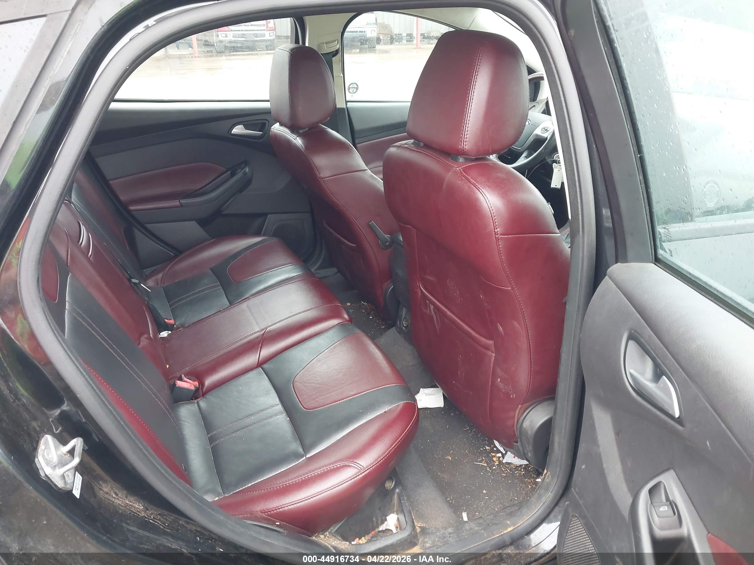 FORD FOCUS image 8