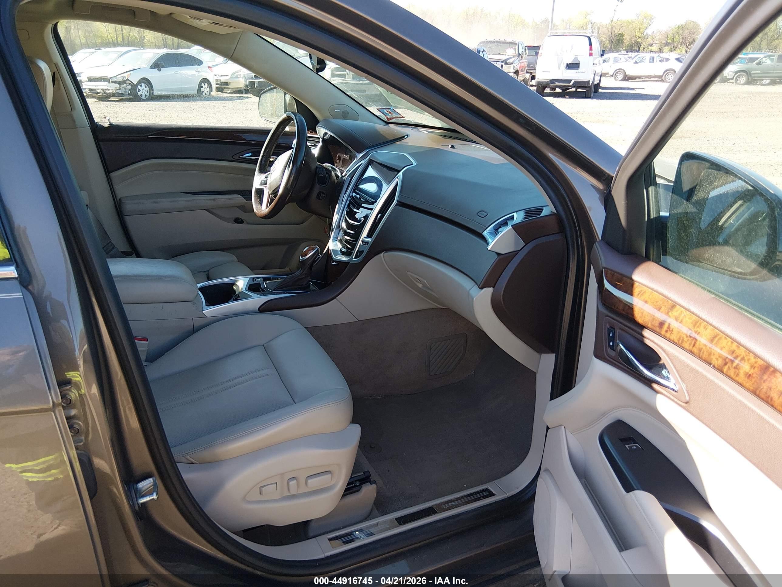 CADILLAC SRX image 5