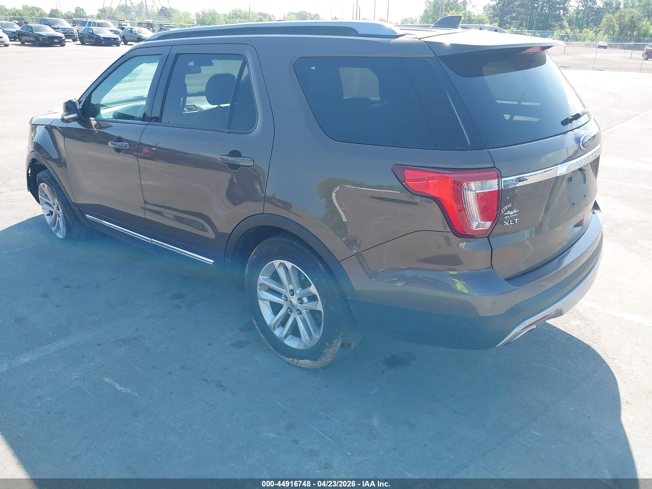 FORD EXPLORER image 3