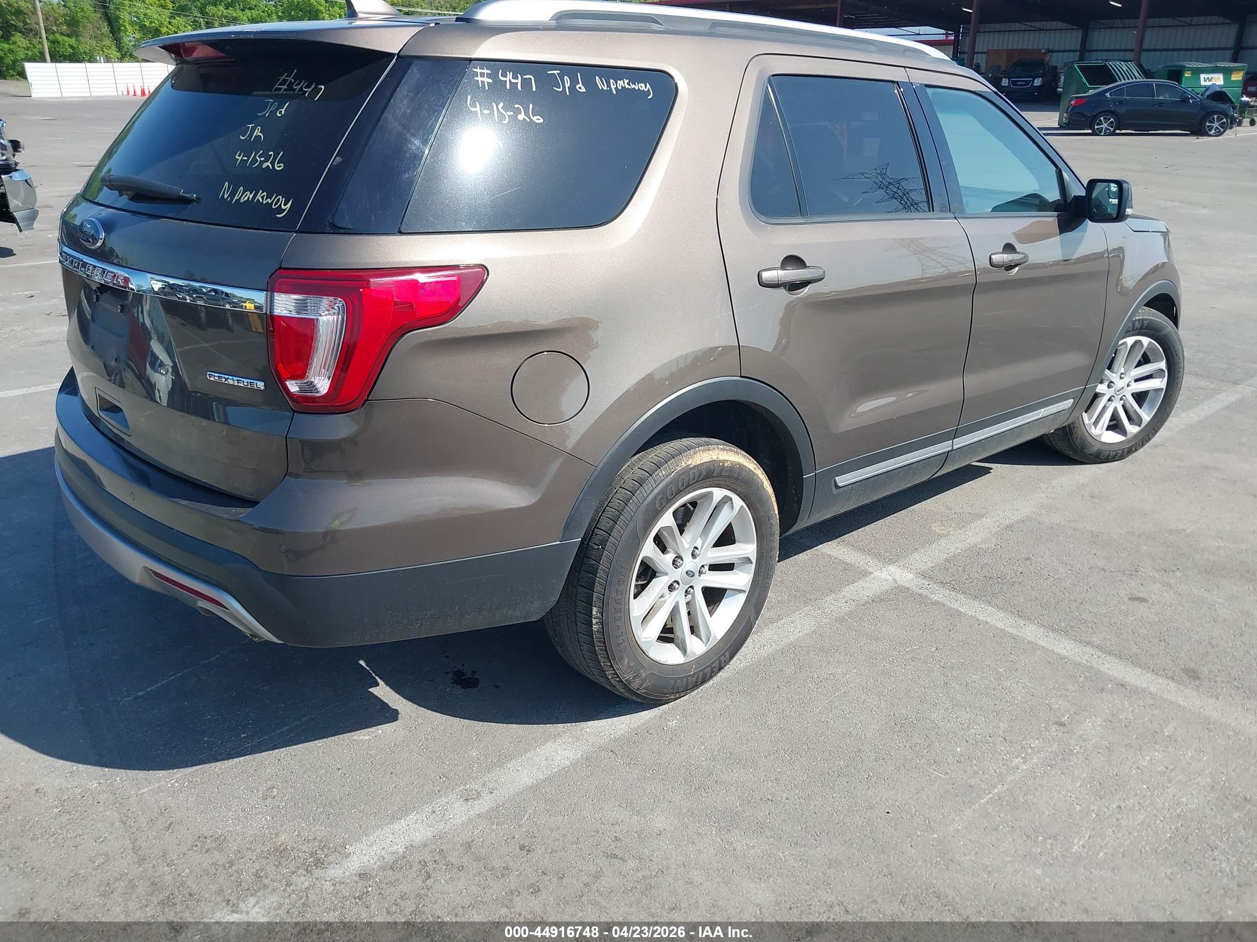 FORD EXPLORER image 4