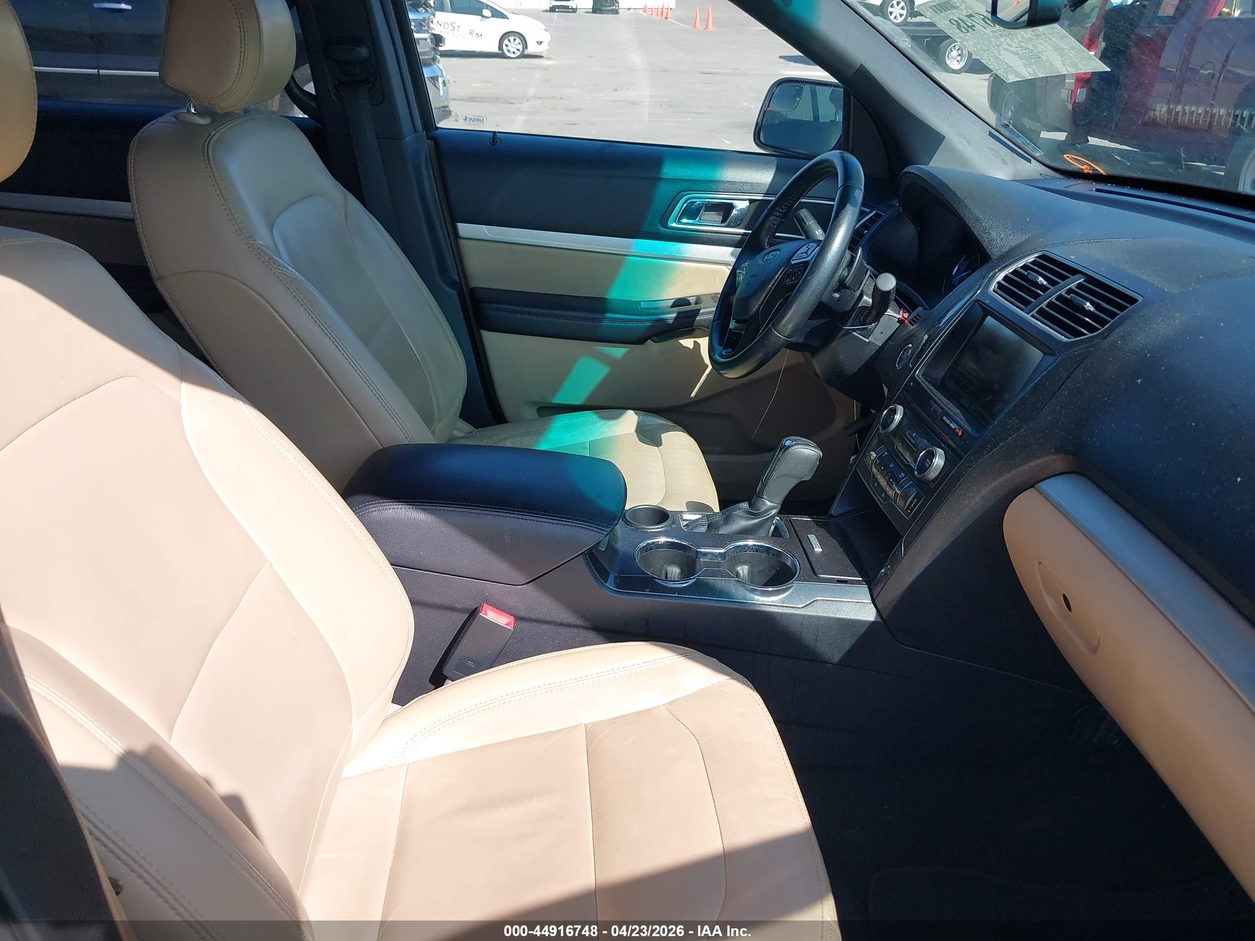 FORD EXPLORER image 5
