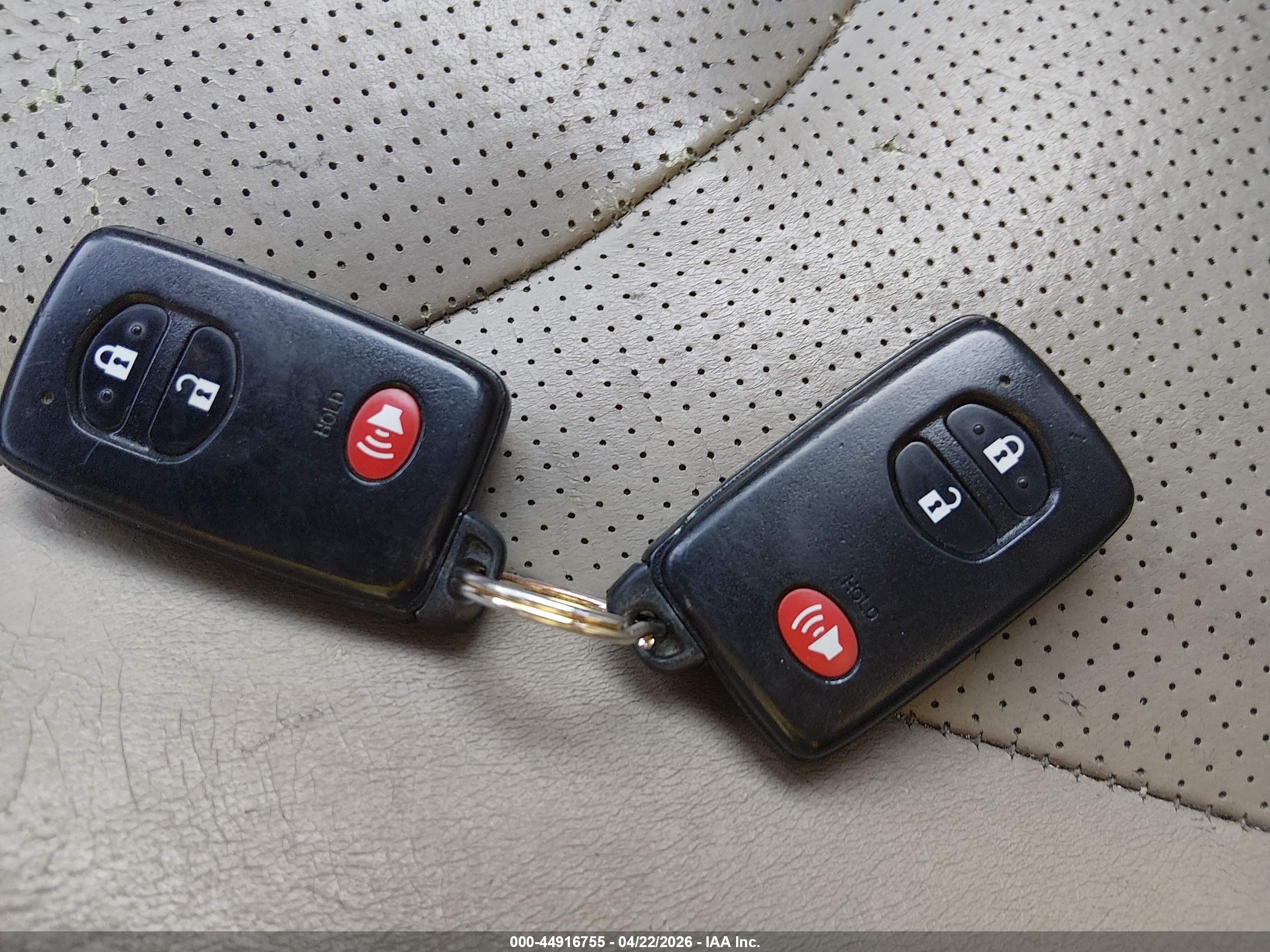 TOYOTA RAV4 image 11