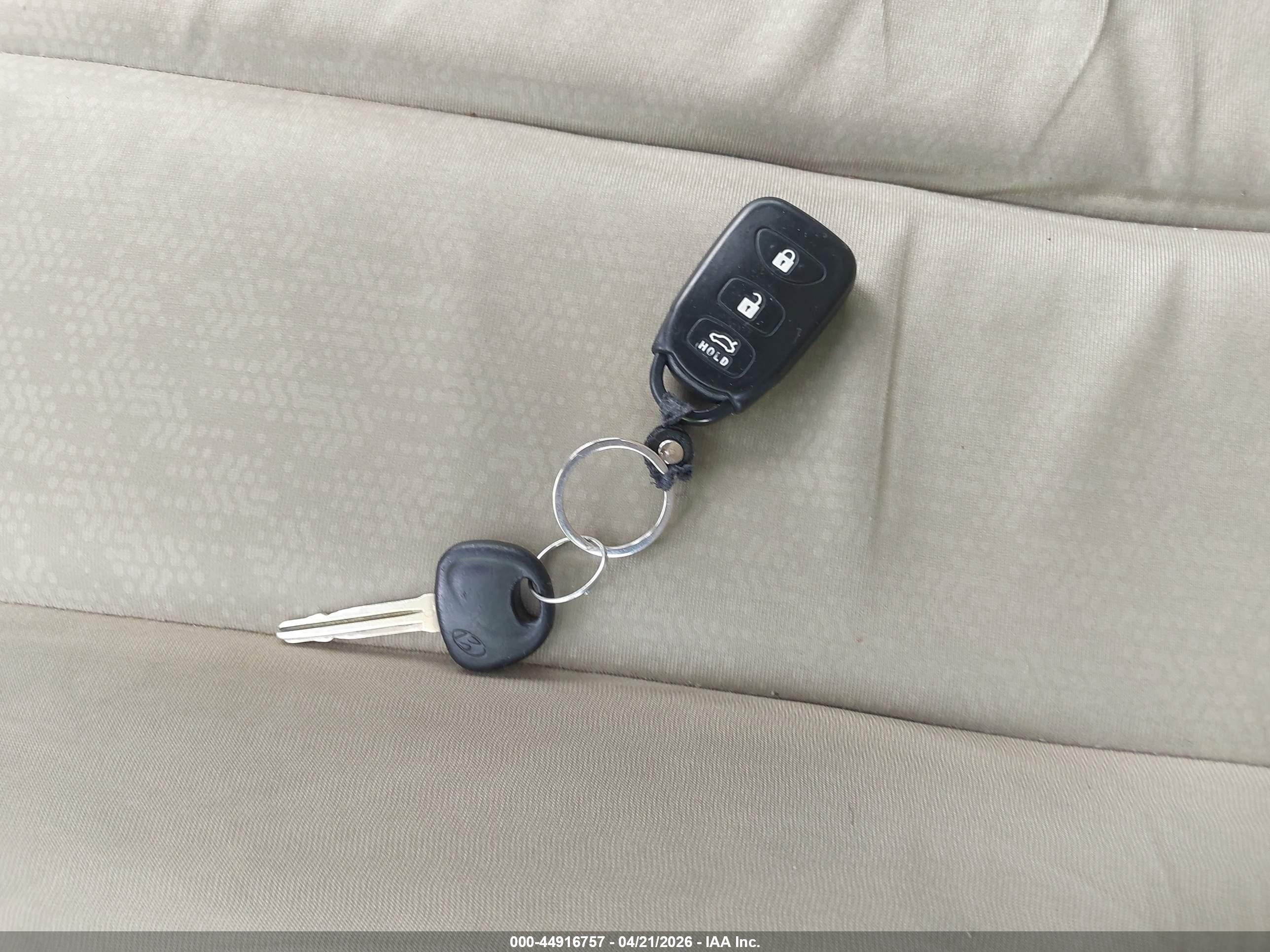 HYUNDAI ELANTRA image 11
