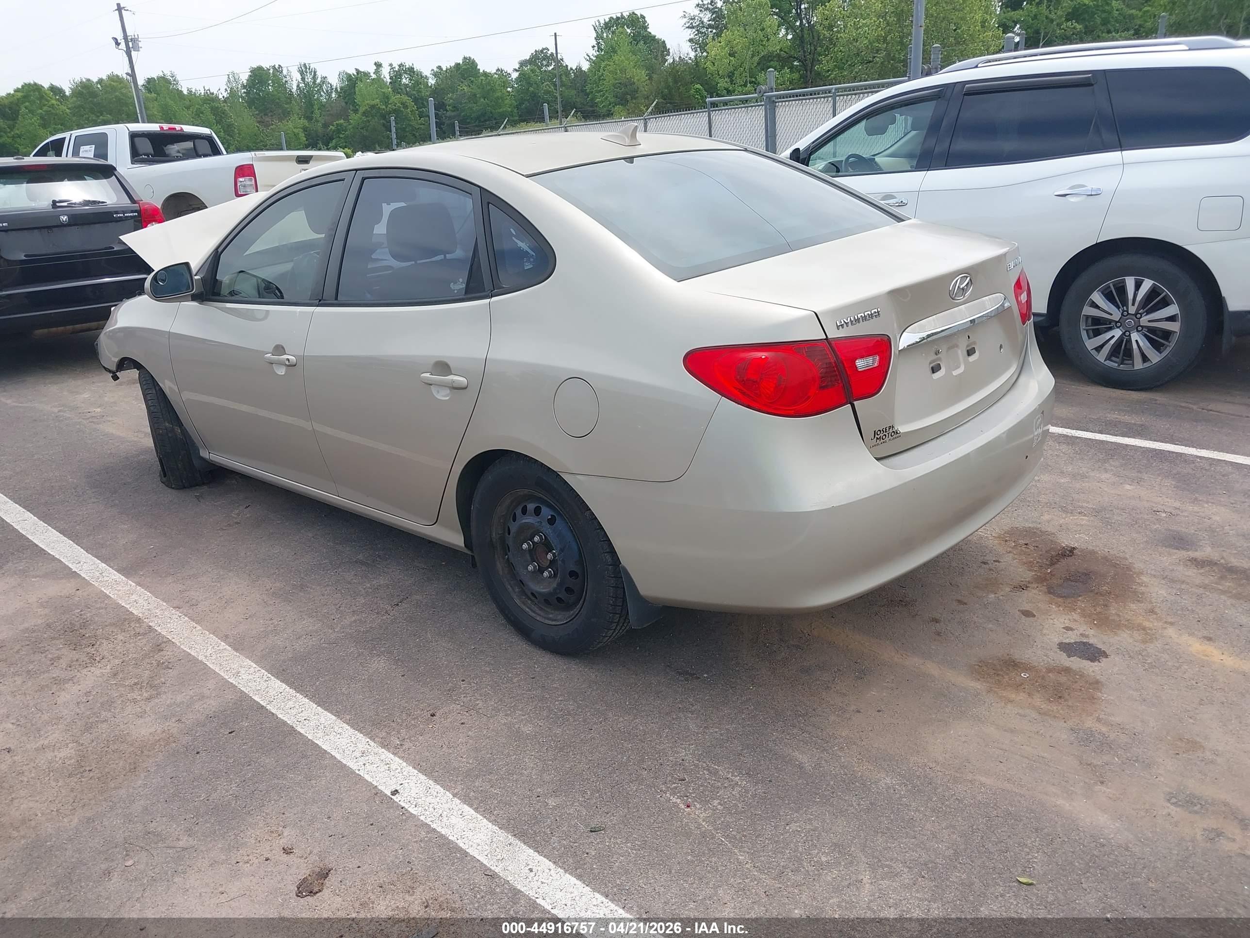 HYUNDAI ELANTRA image 3