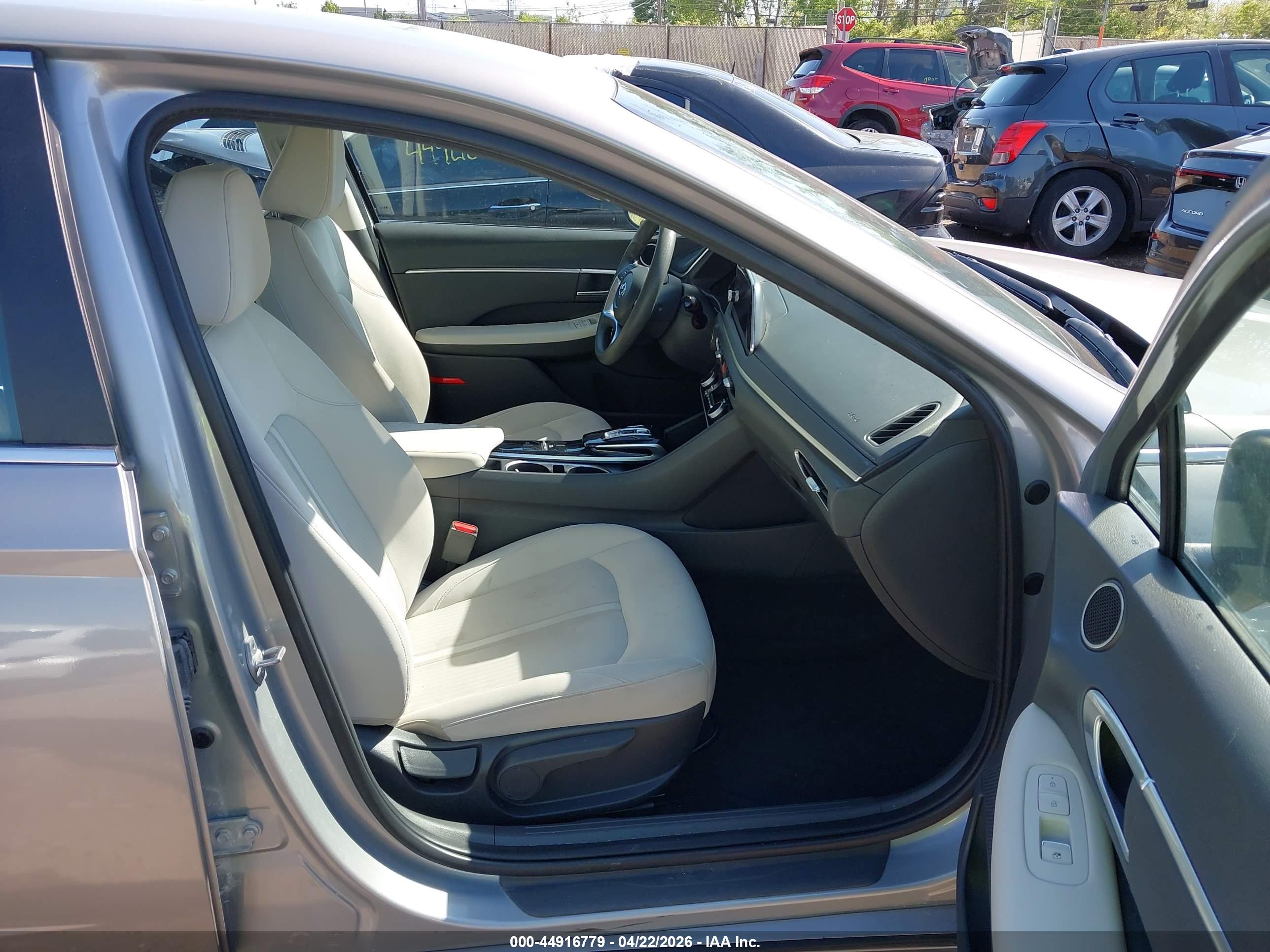 HYUNDAI SONATA image 5