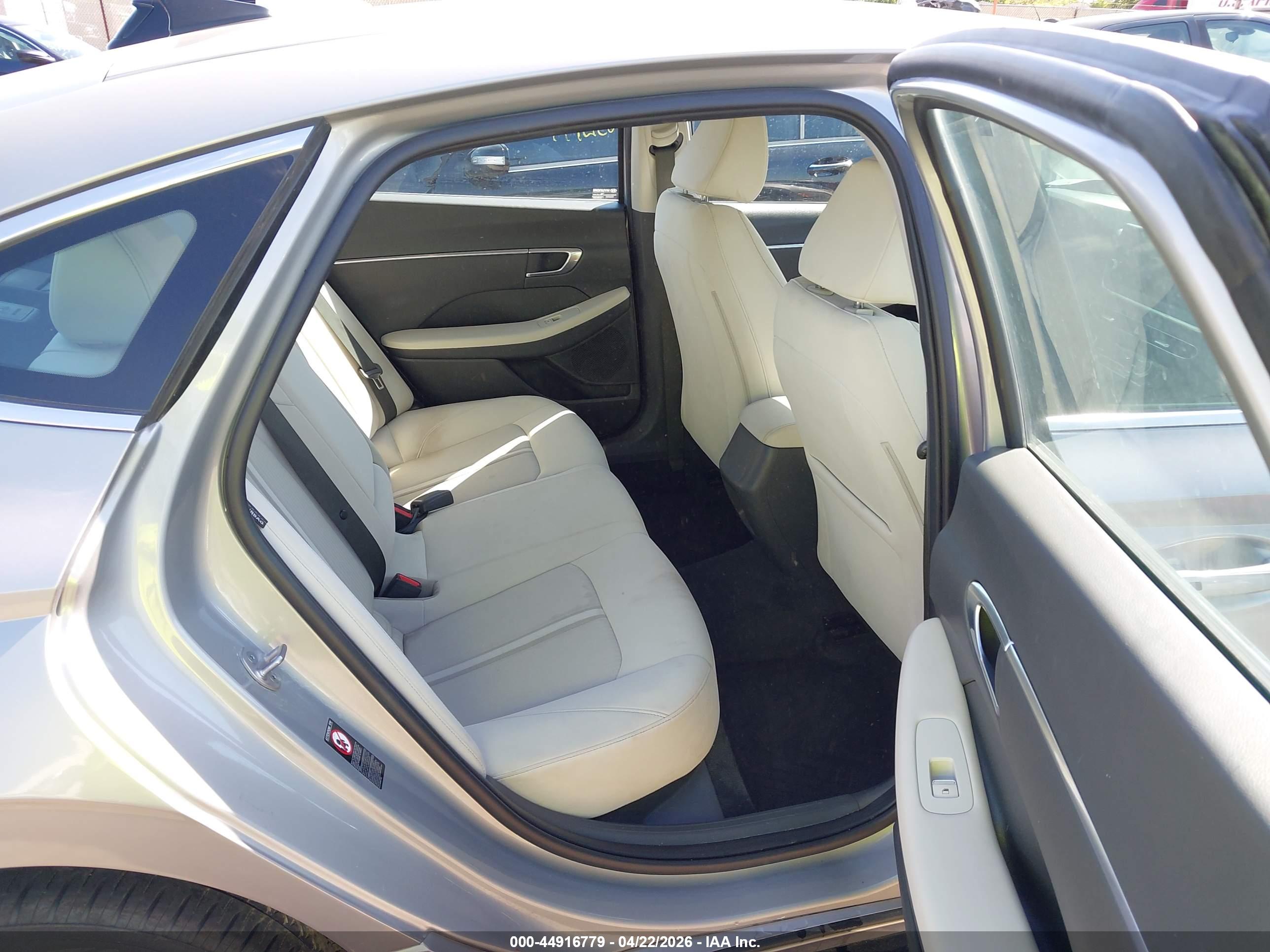 HYUNDAI SONATA image 8