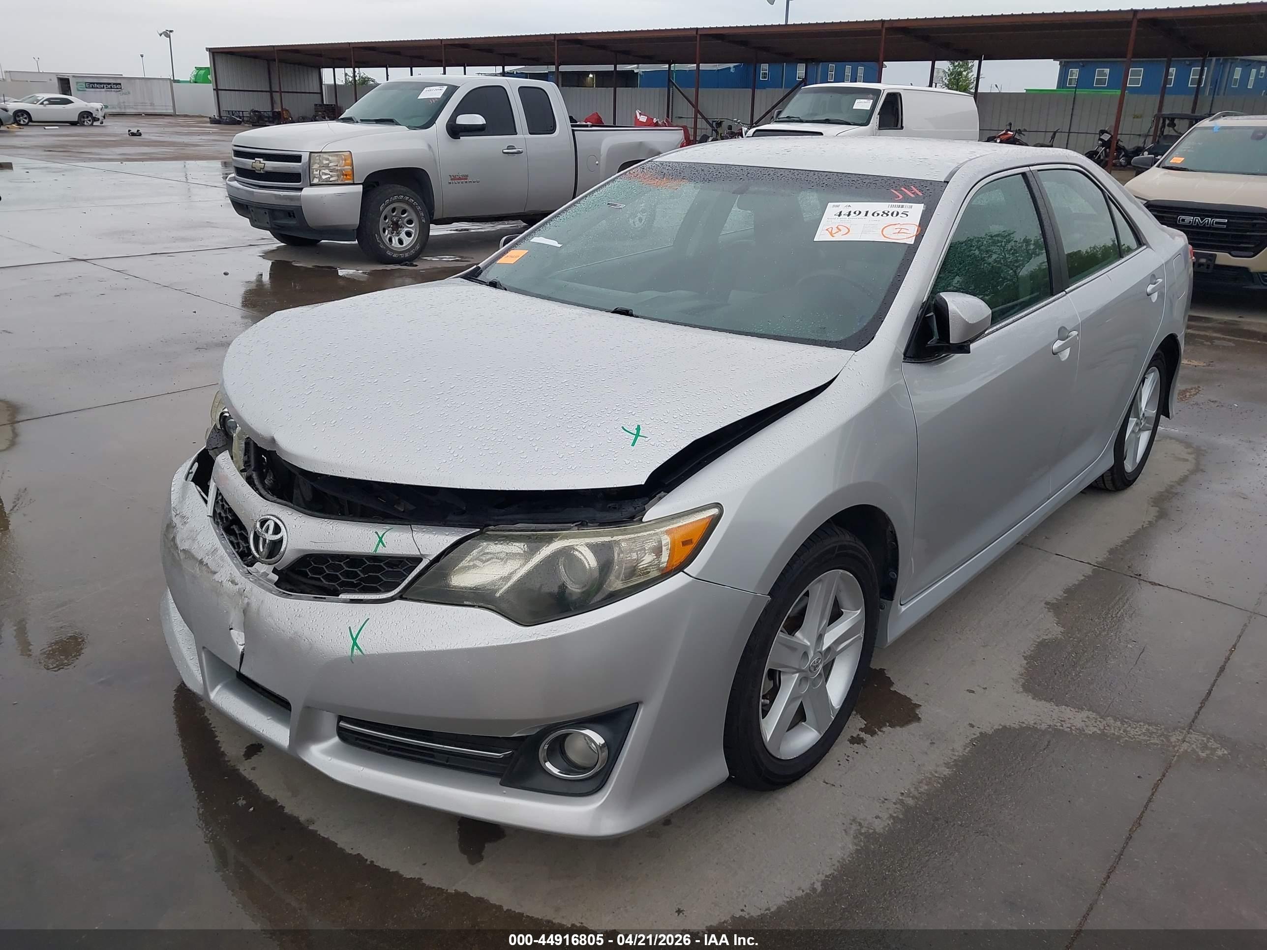 TOYOTA CAMRY image 2