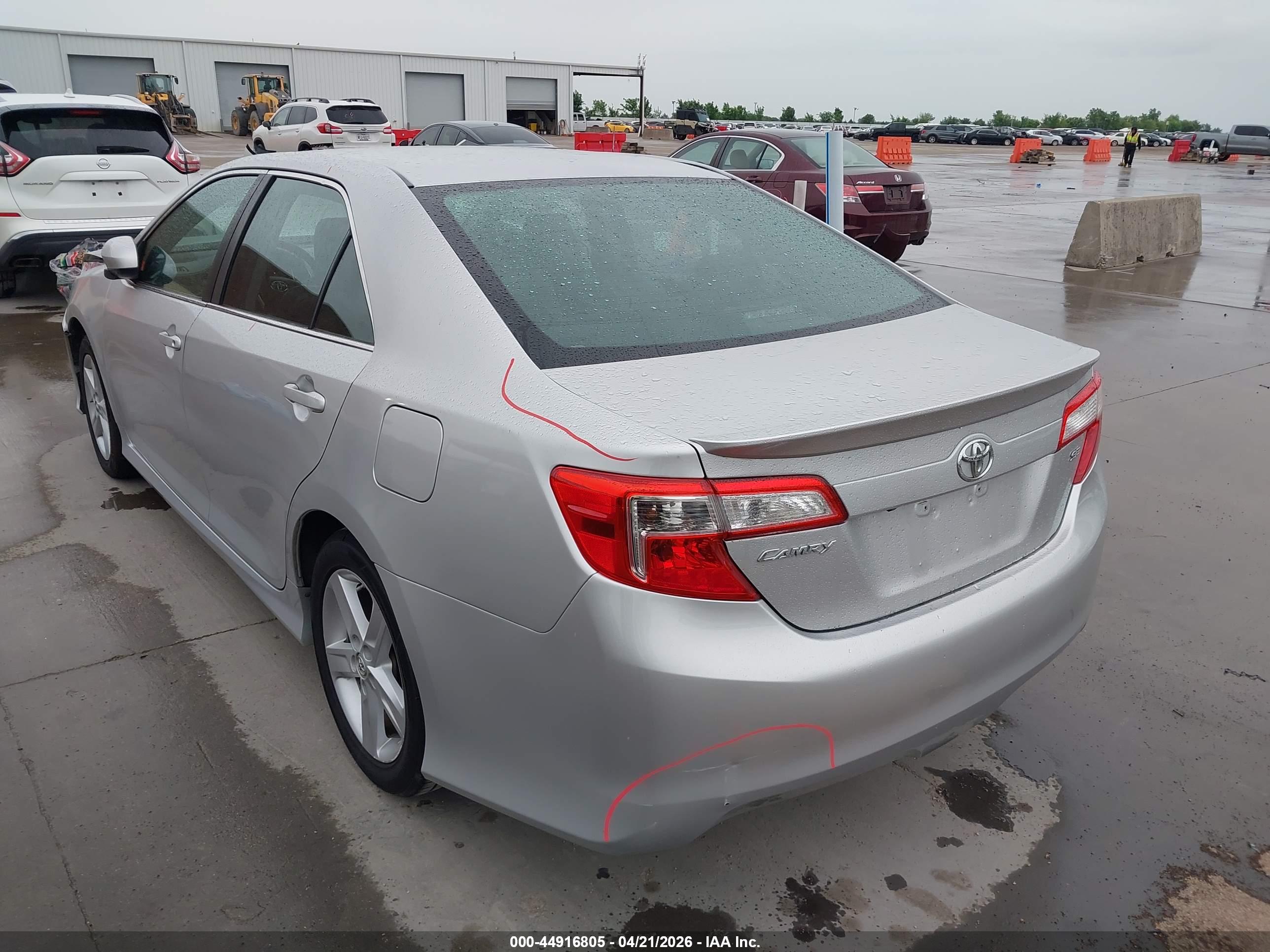 TOYOTA CAMRY image 3