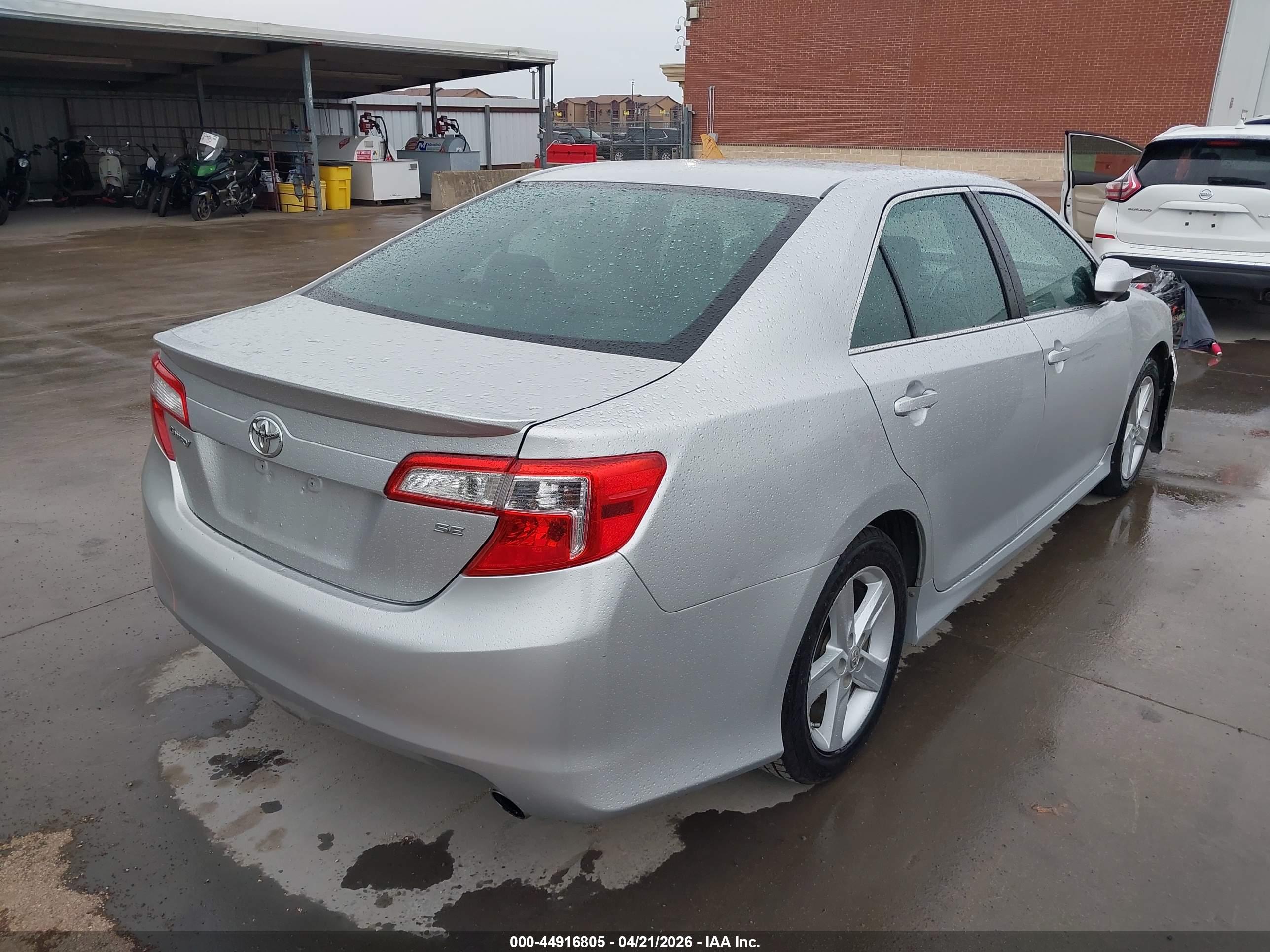TOYOTA CAMRY image 4