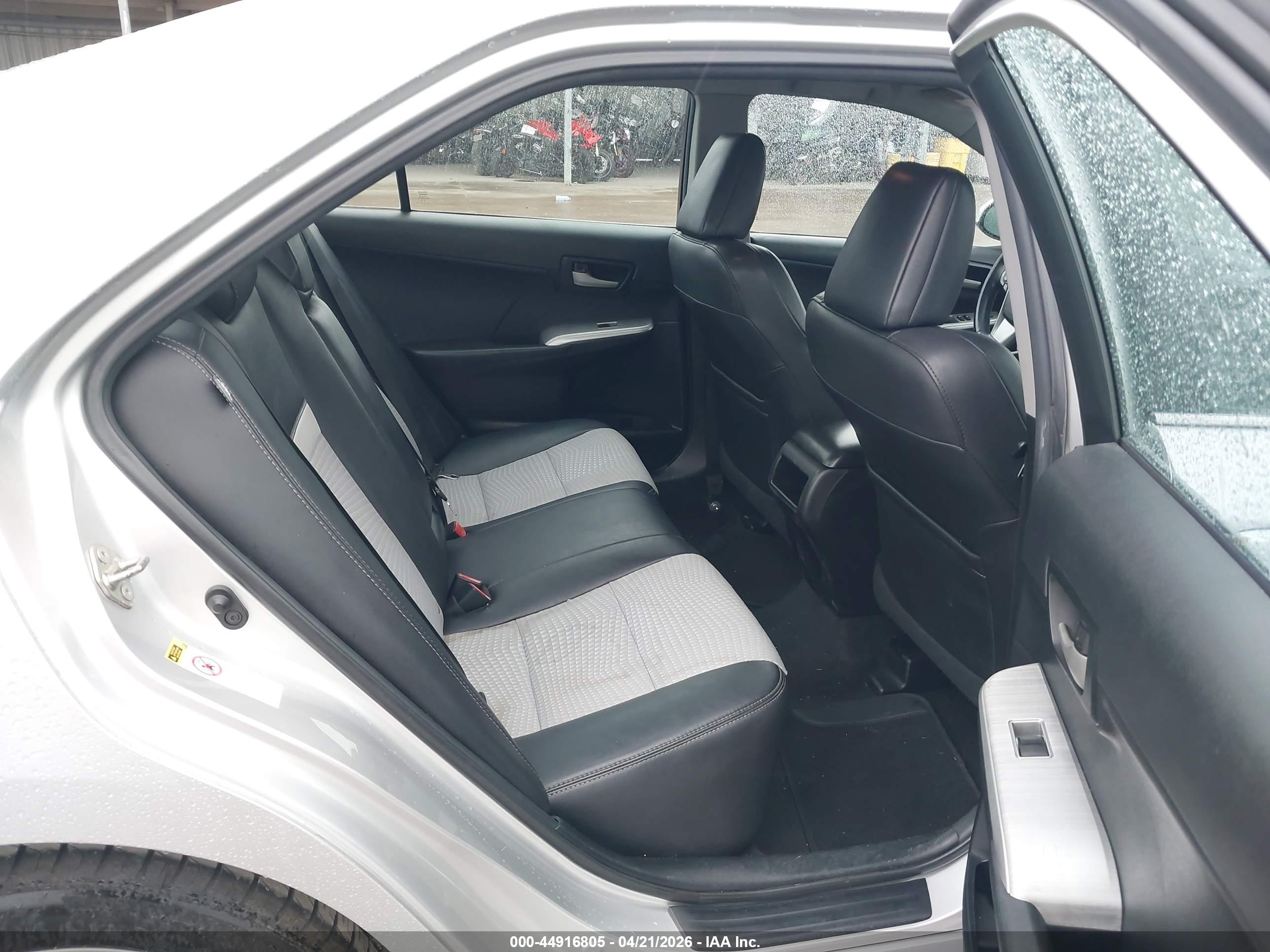 TOYOTA CAMRY image 8