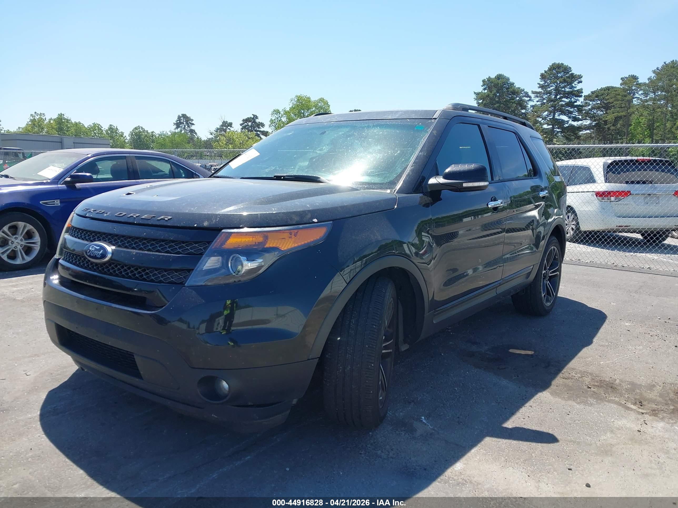 FORD EXPLORER image 2