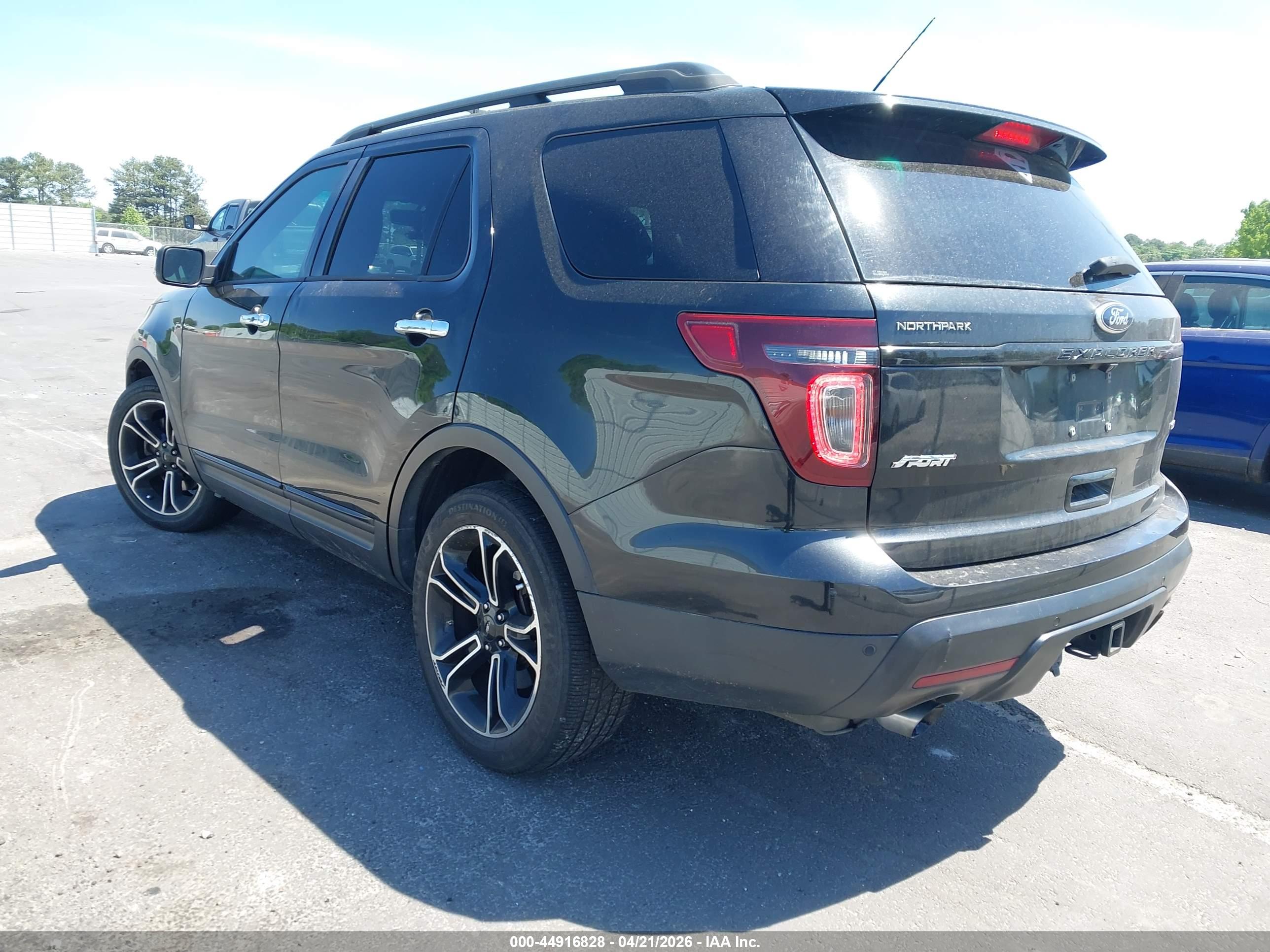 FORD EXPLORER image 3