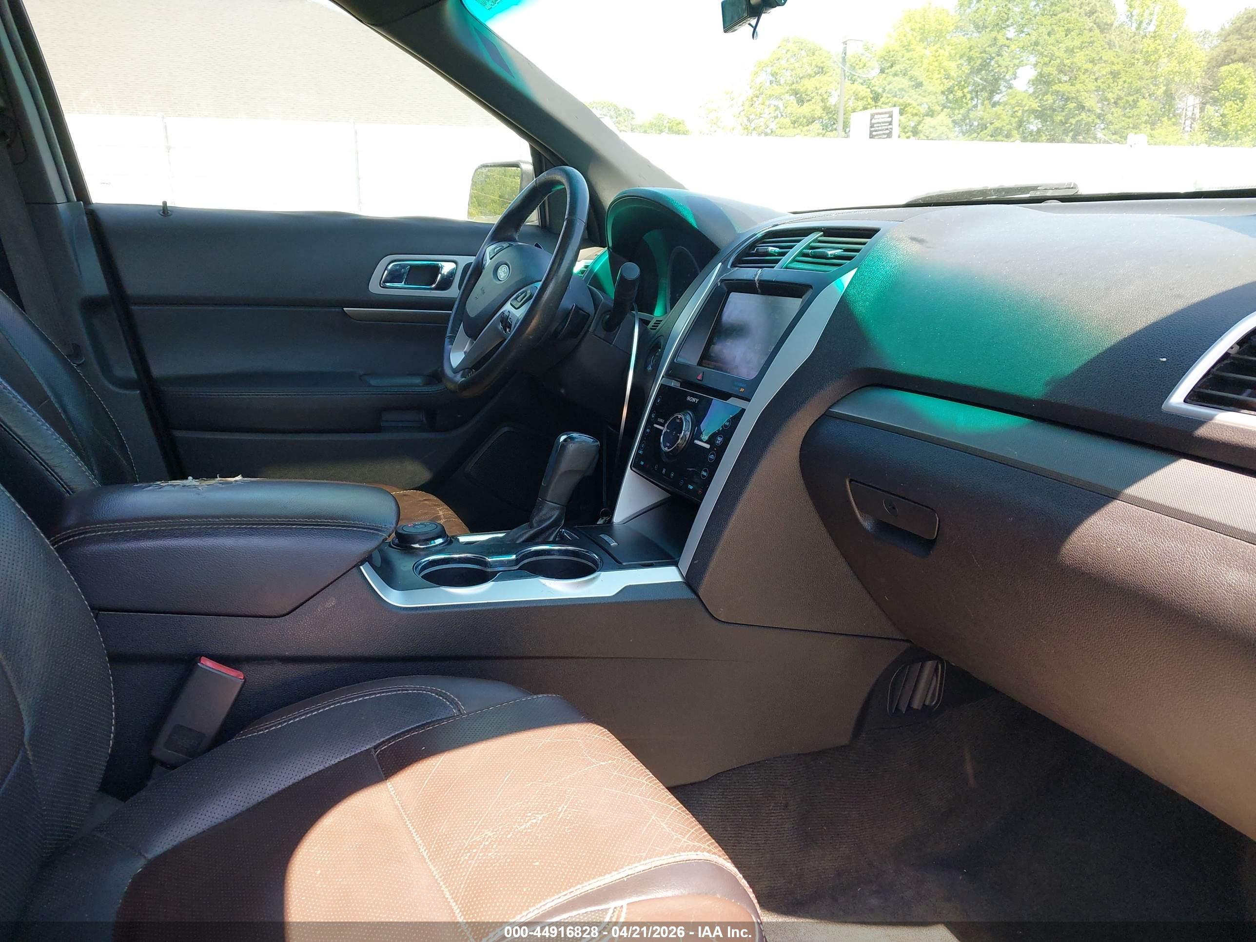 FORD EXPLORER image 5
