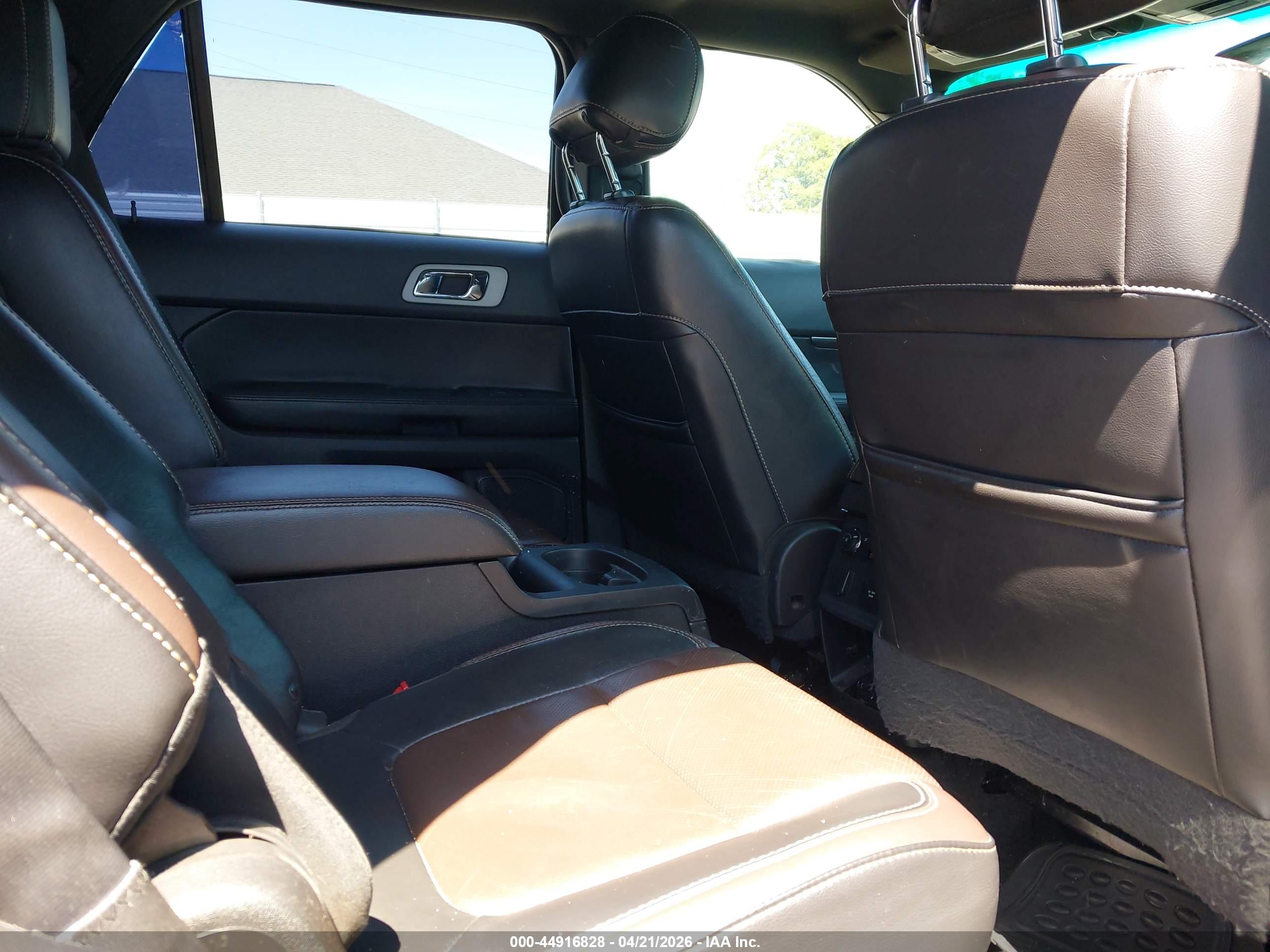 FORD EXPLORER image 8