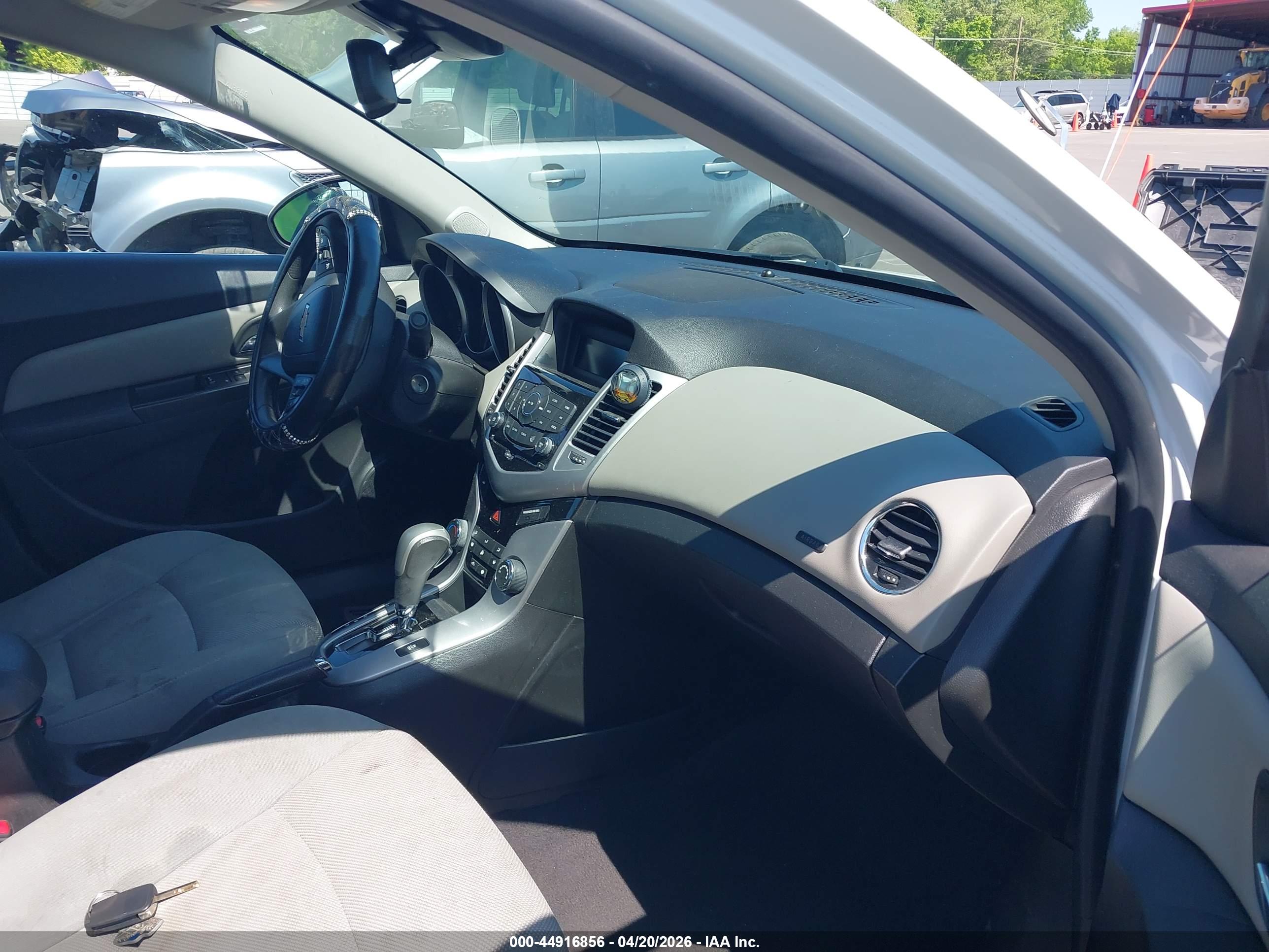 CHEVROLET CRUZE image 5