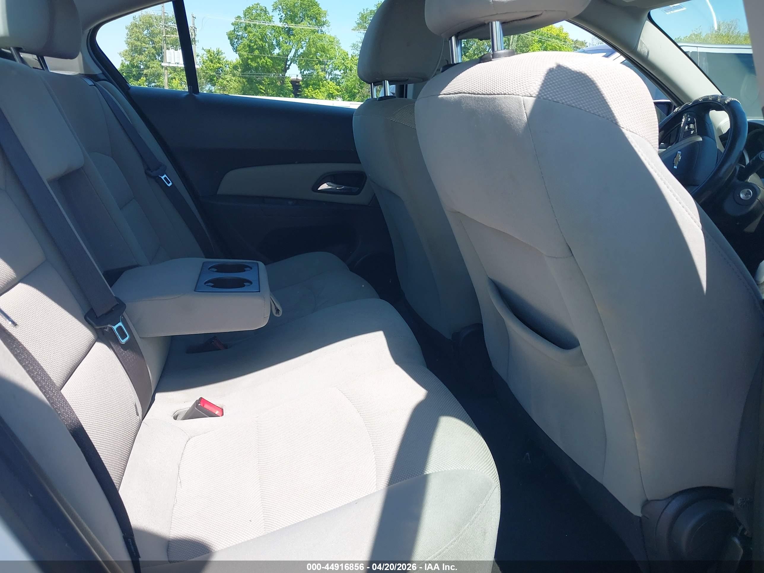 CHEVROLET CRUZE image 8