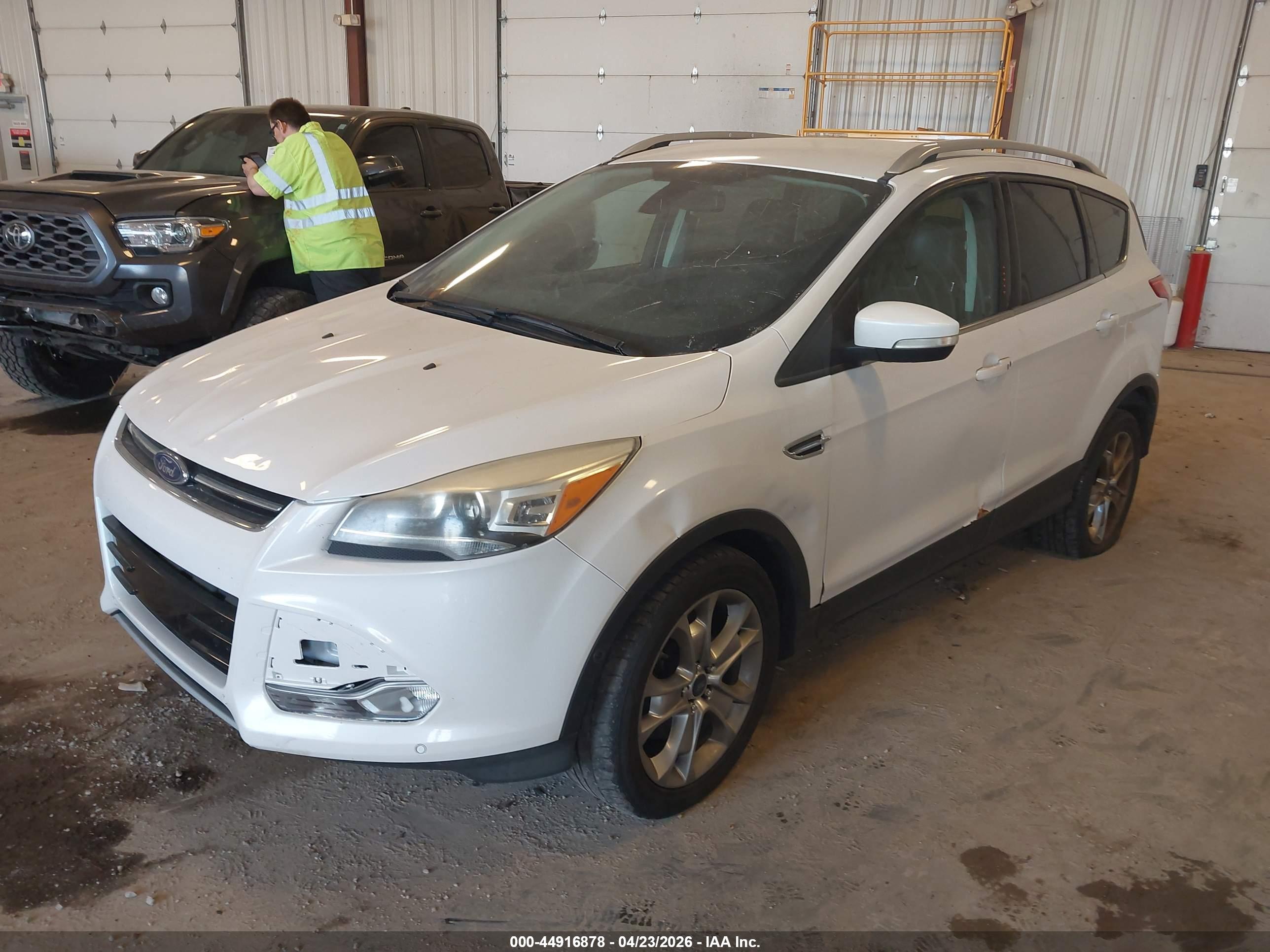 FORD ESCAPE image 2