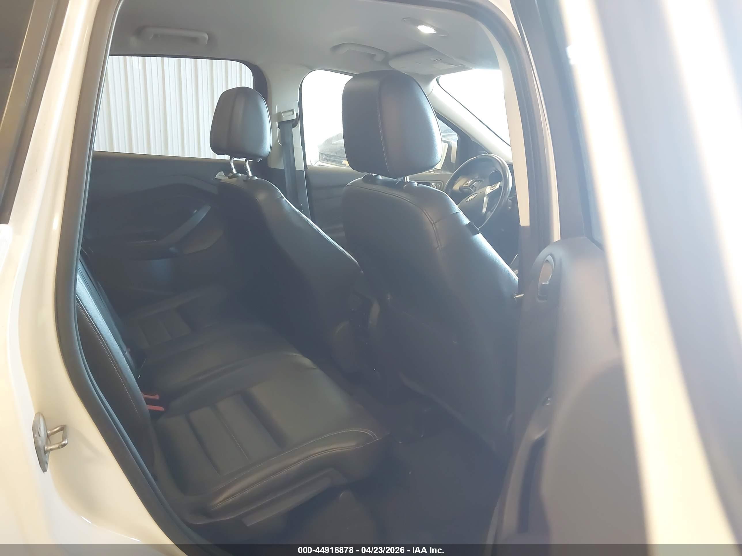 FORD ESCAPE image 8