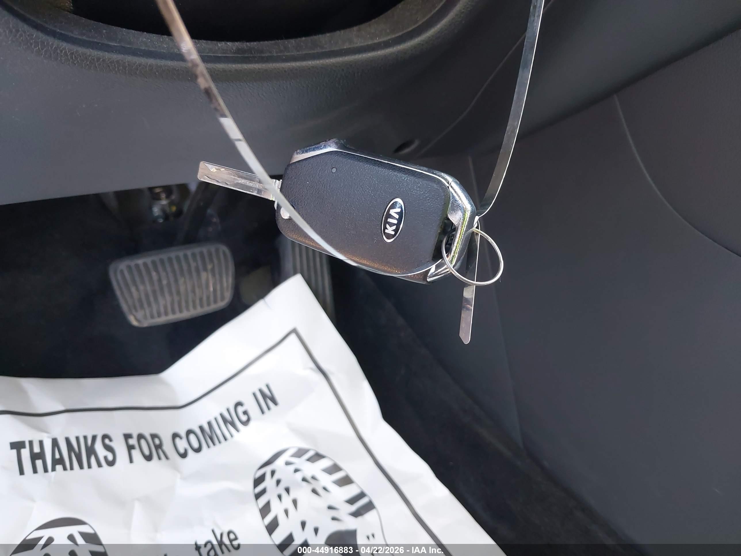 KIA SPORTAGE image 11