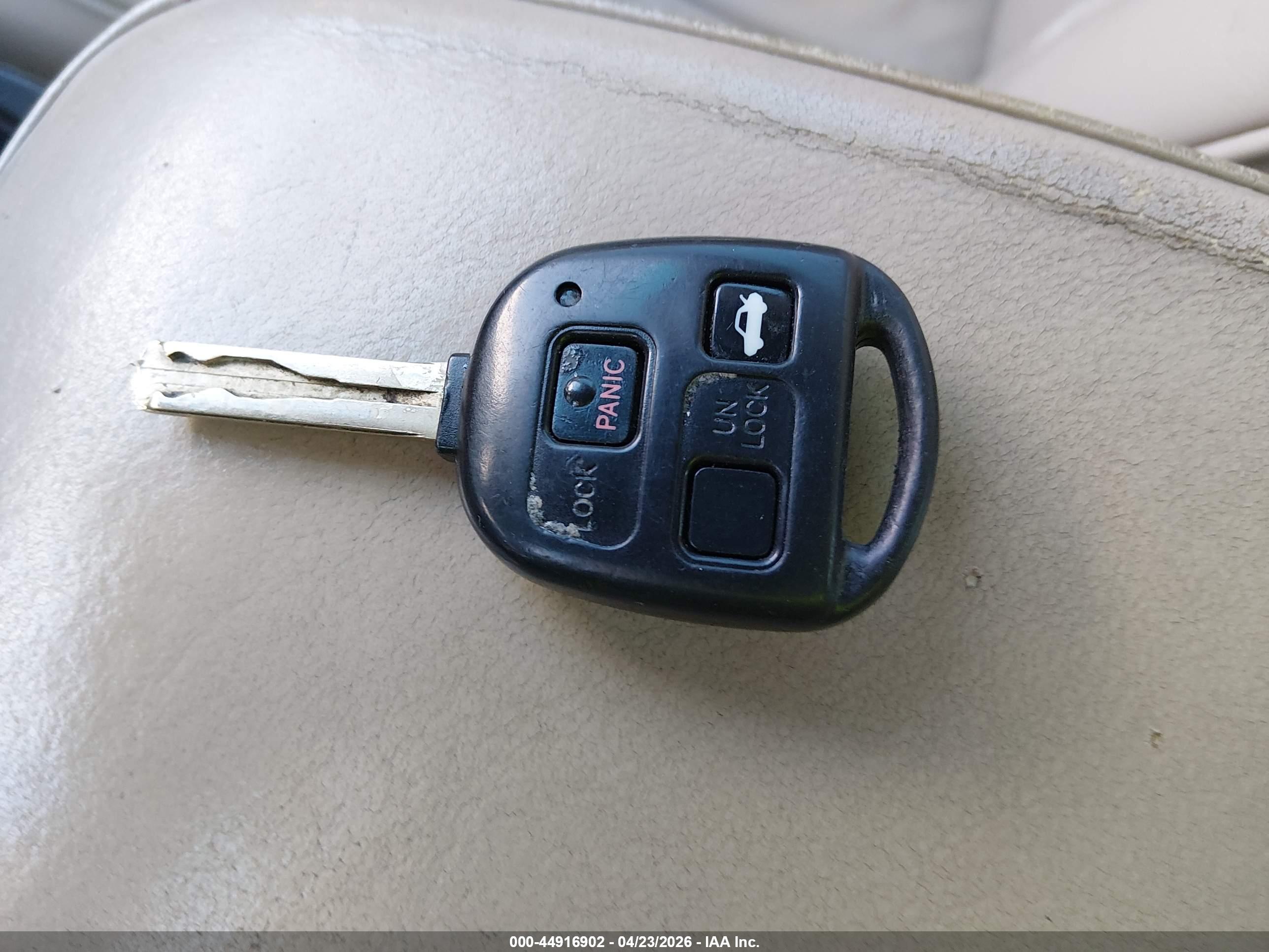 LEXUS LS image 11
