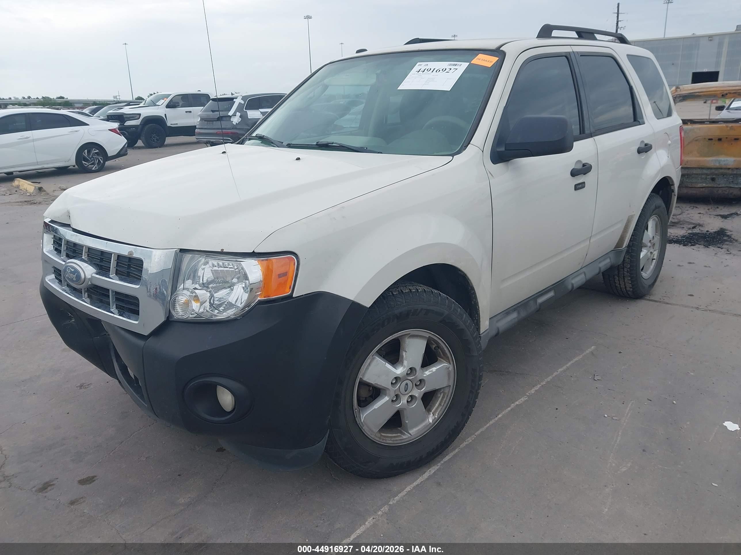 FORD ESCAPE image 2