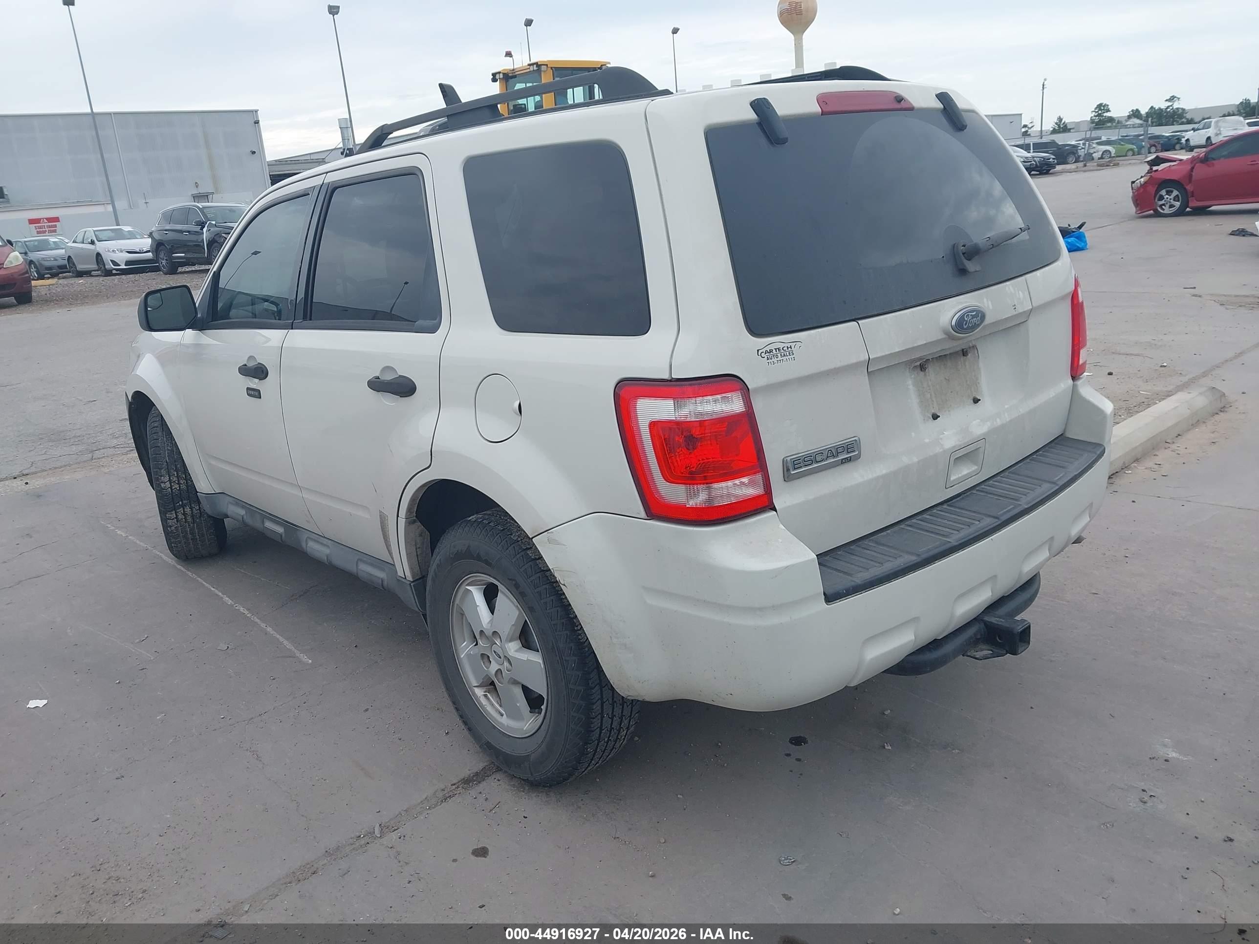 FORD ESCAPE image 3