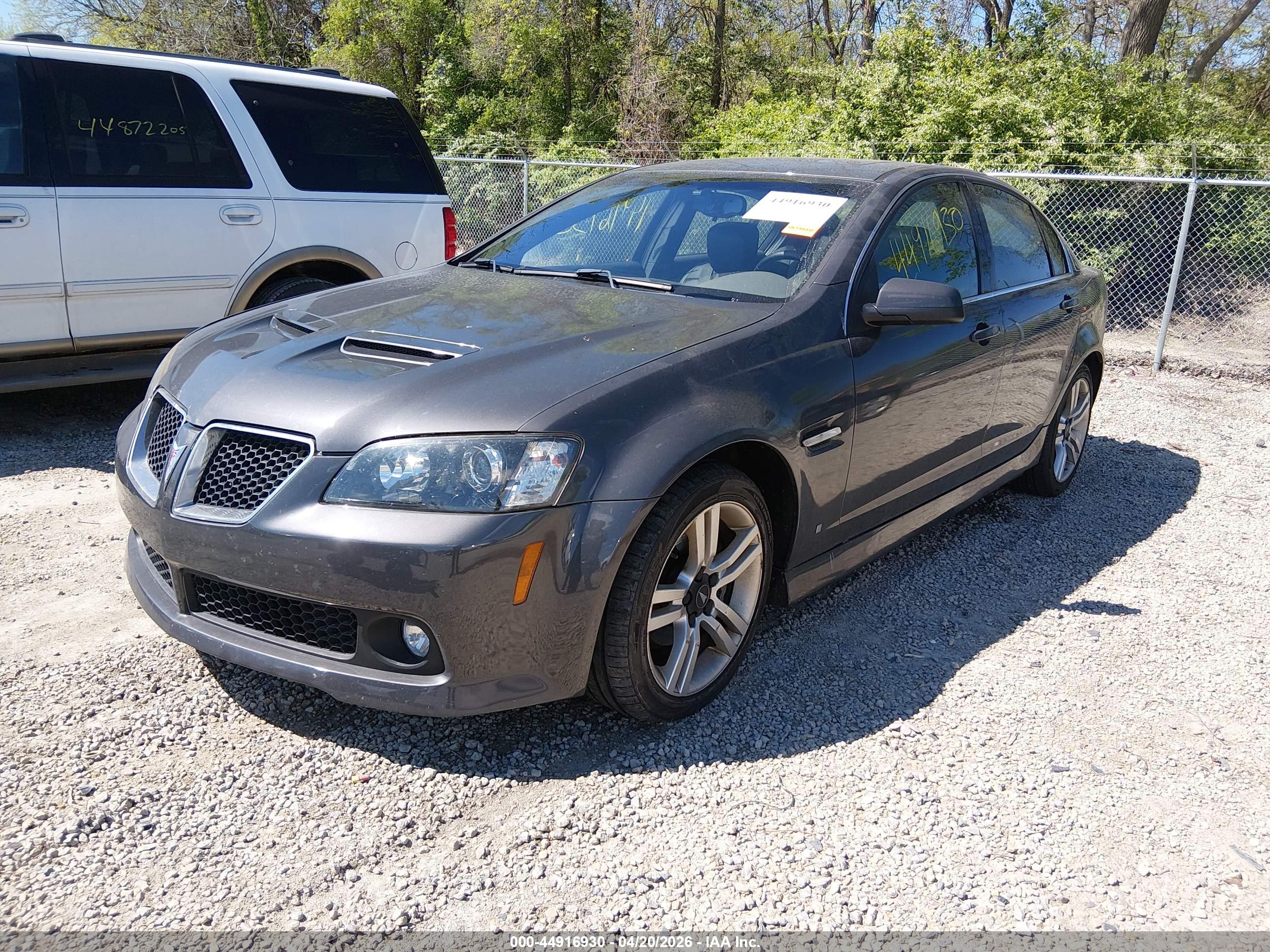 PONTIAC G8 image 2