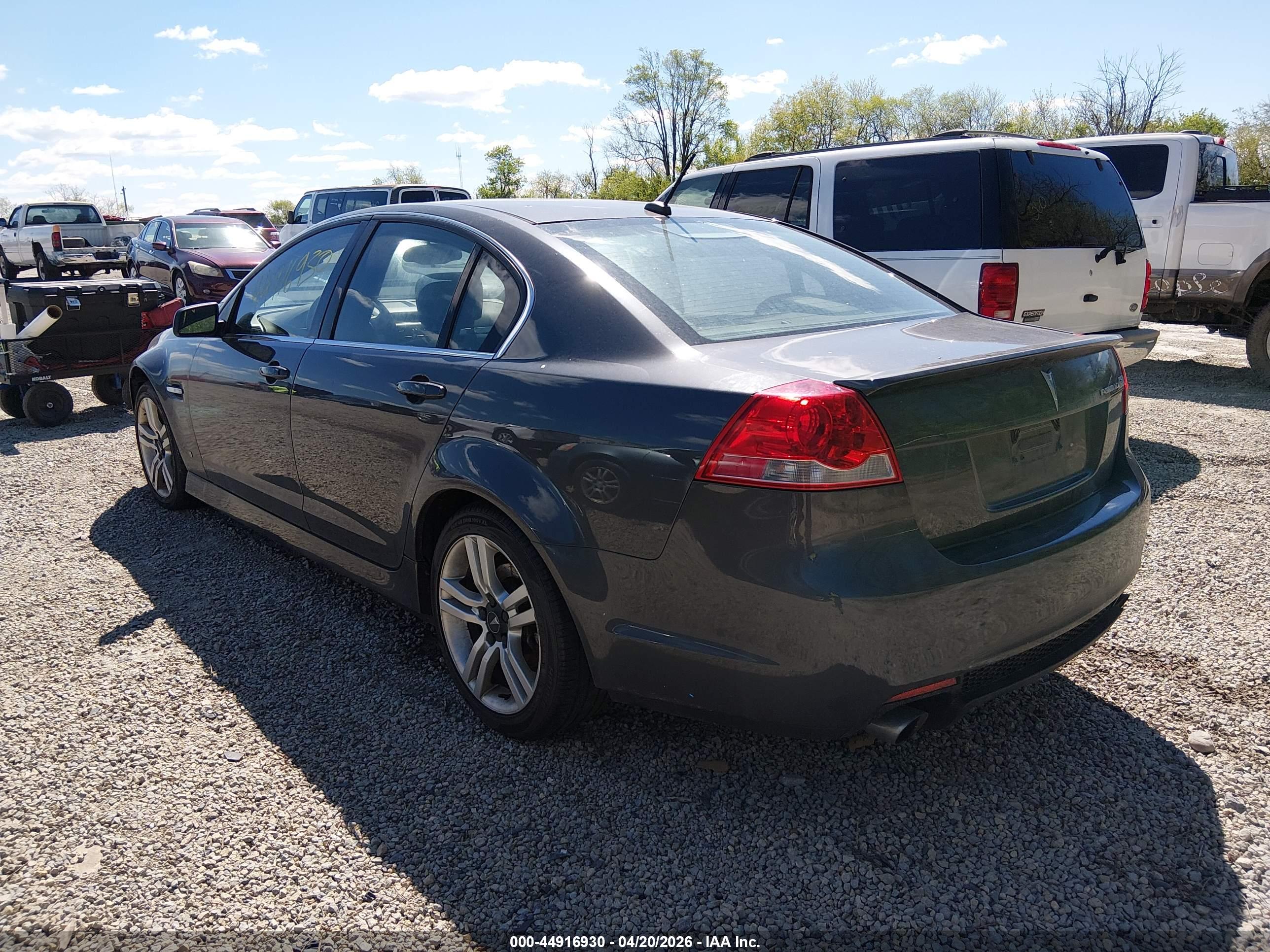 PONTIAC G8 image 3