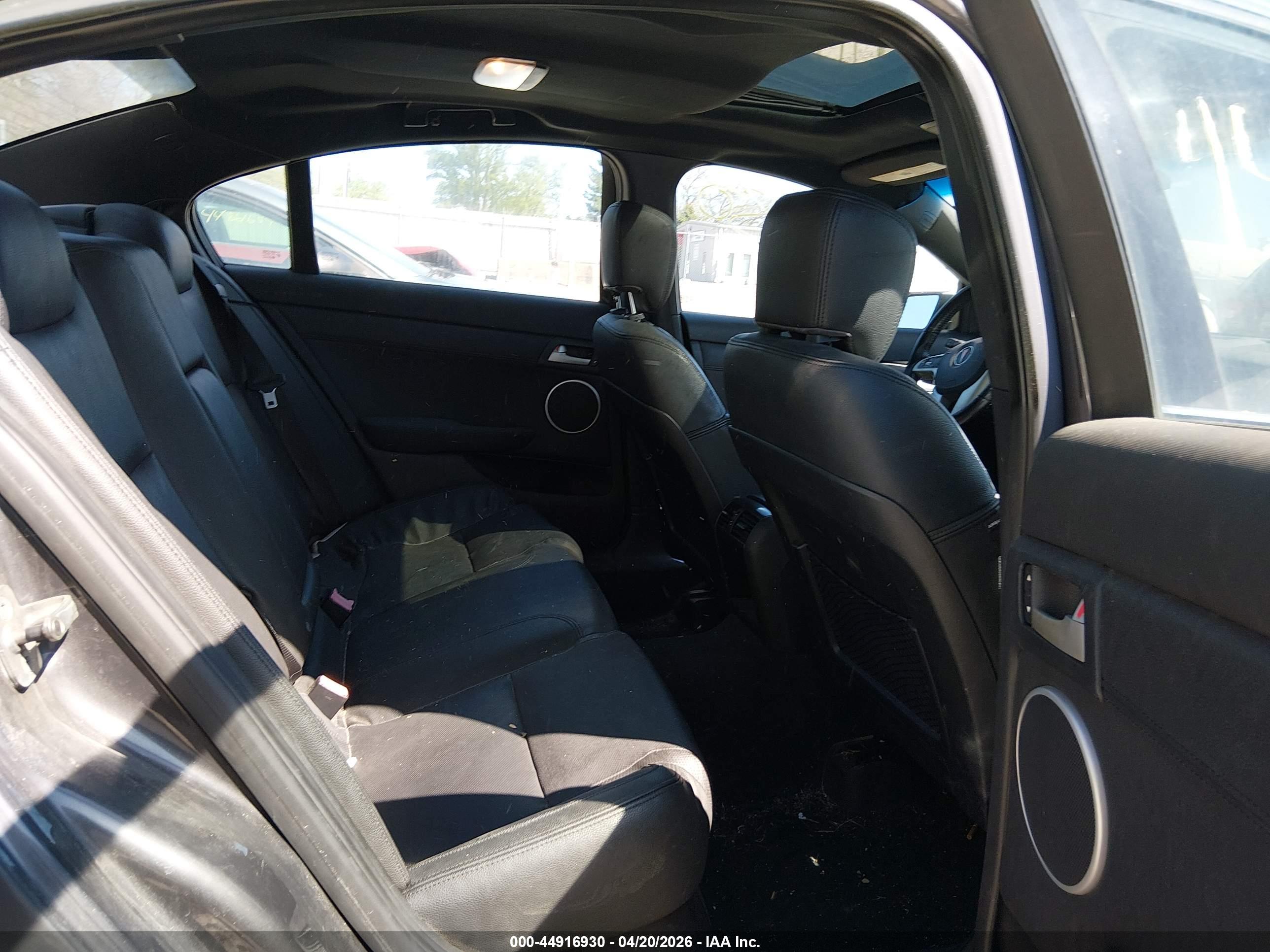 PONTIAC G8 image 8