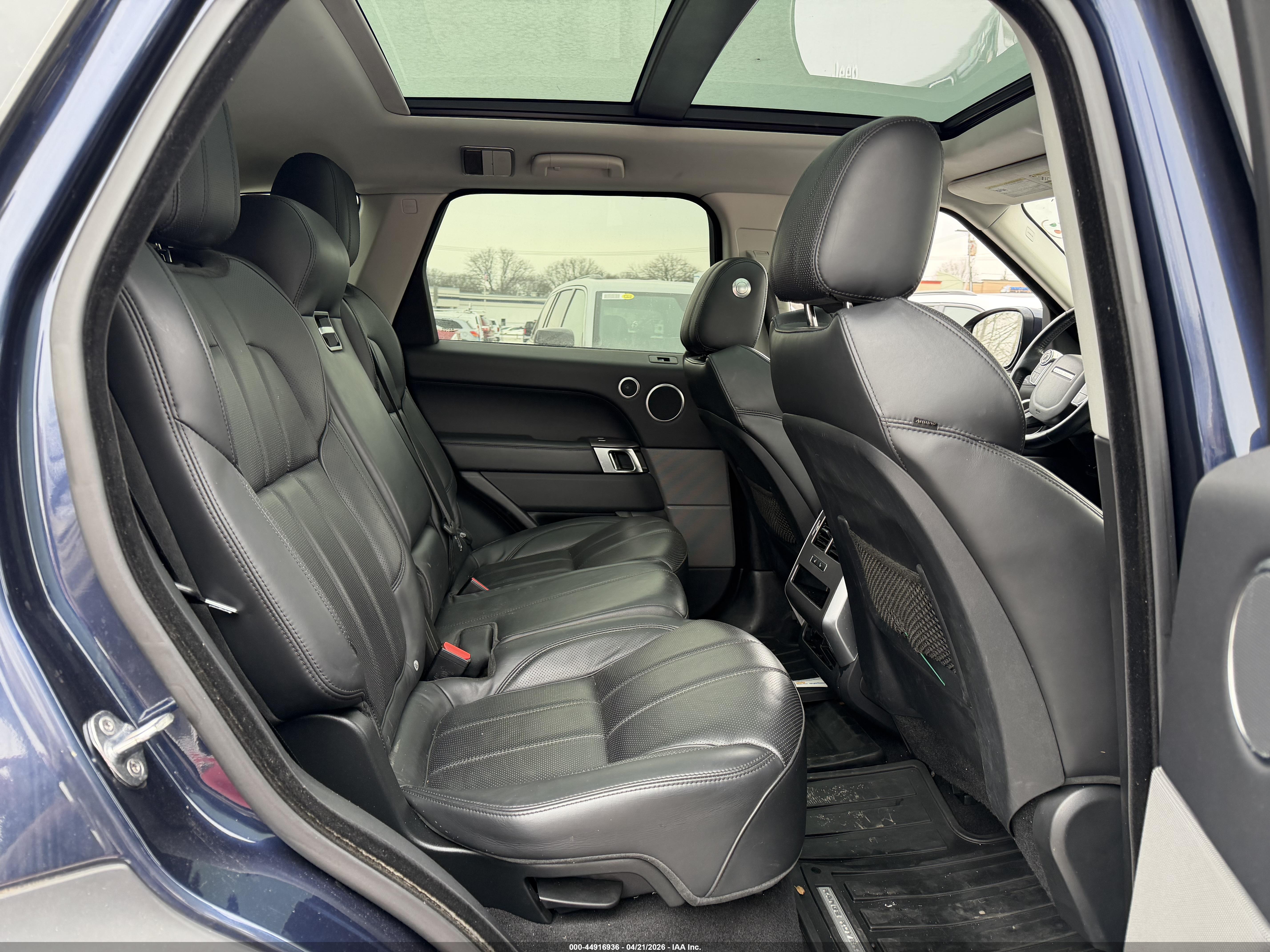 LAND ROVER image 8