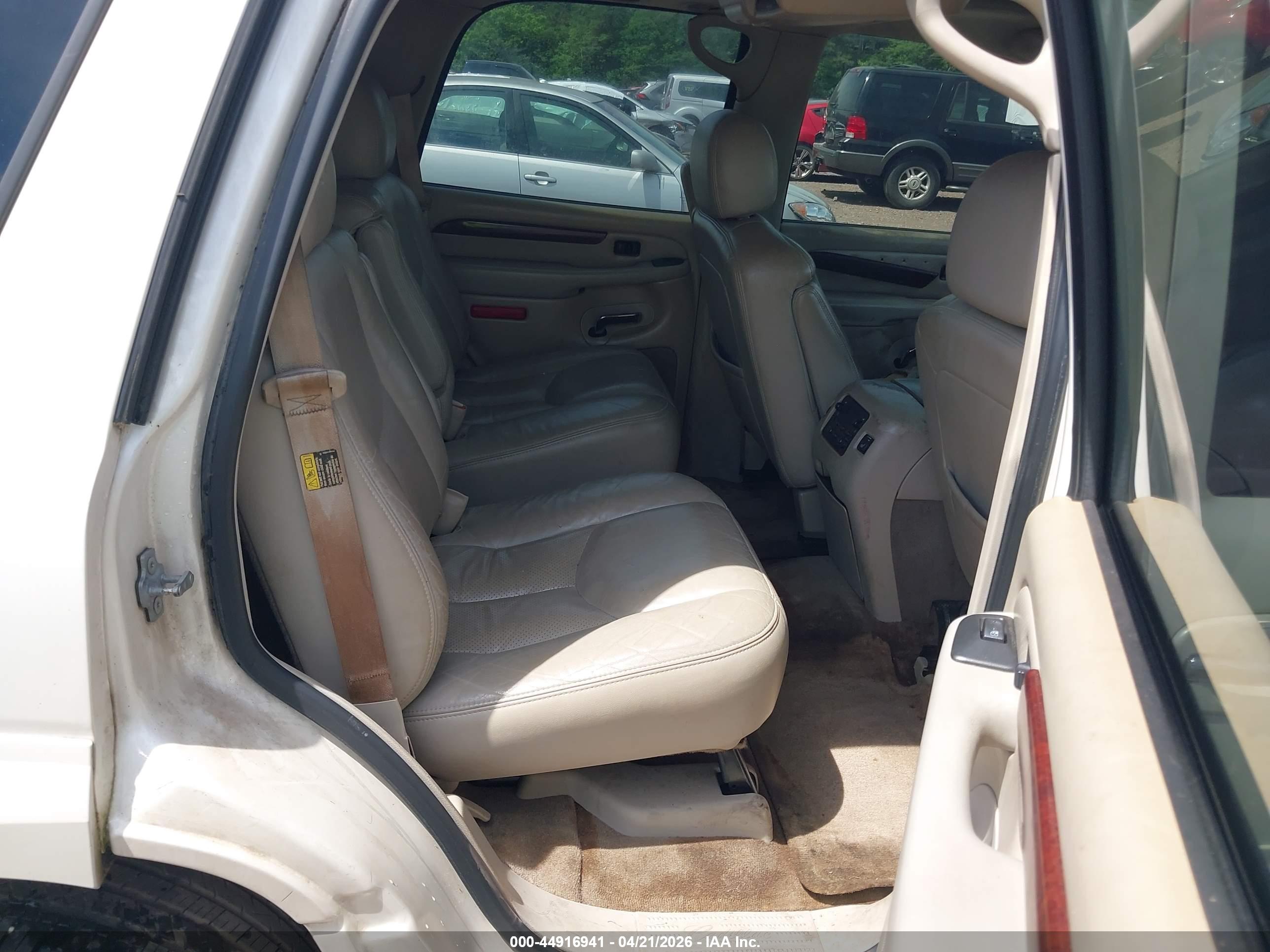 CADILLAC ESCALADE image 8