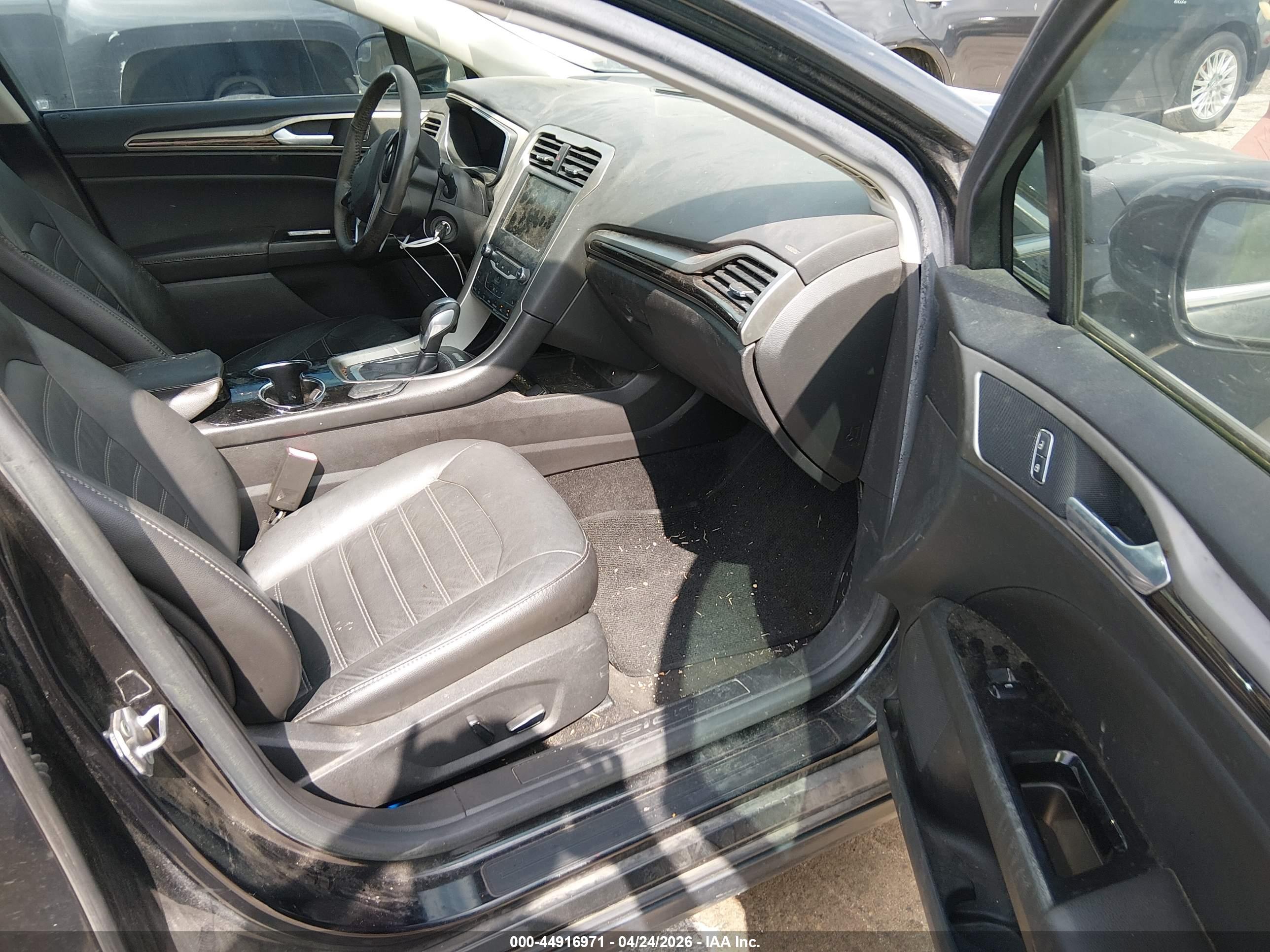 FORD FUSION image 5