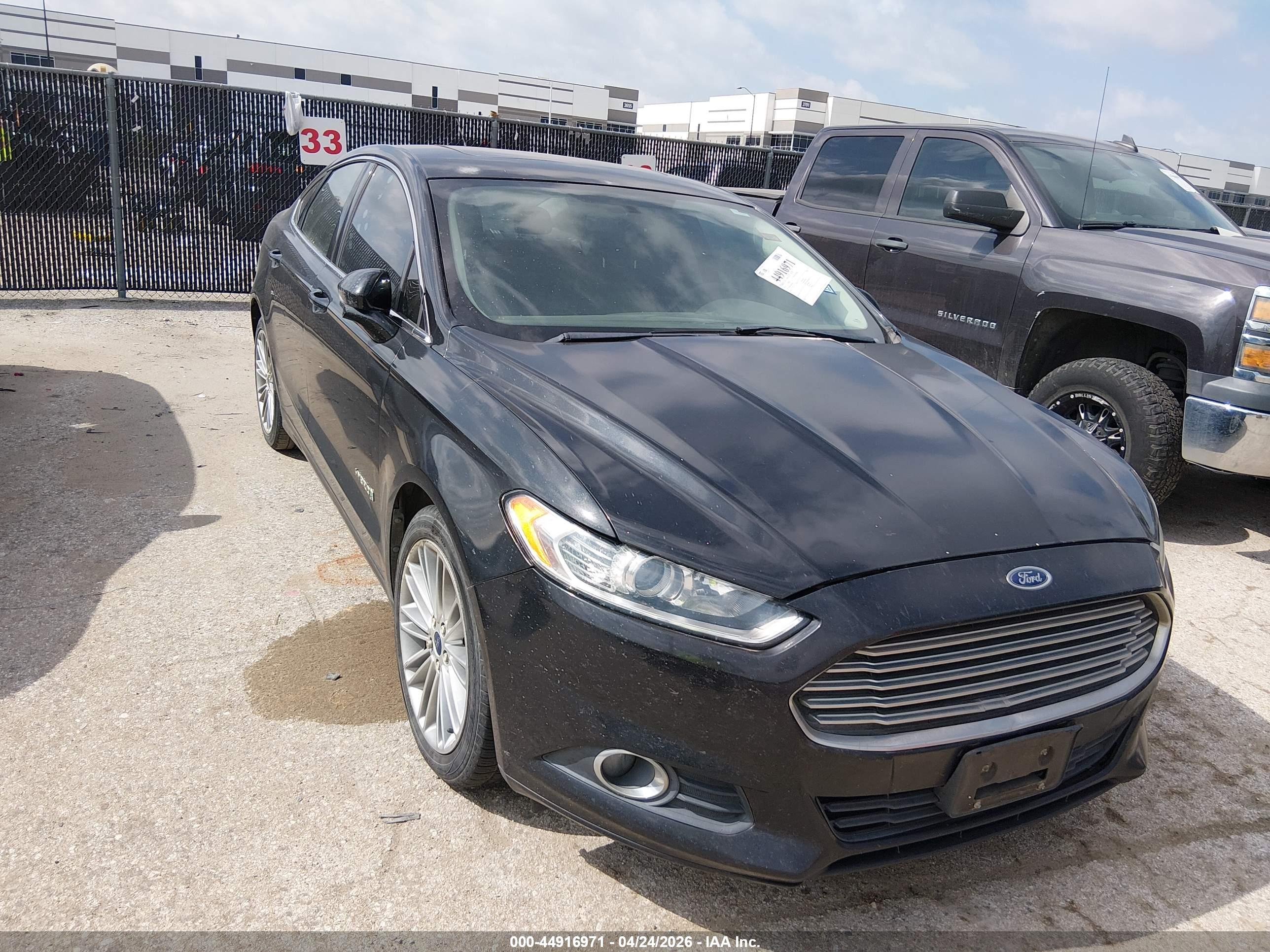 FORD FUSION image 6