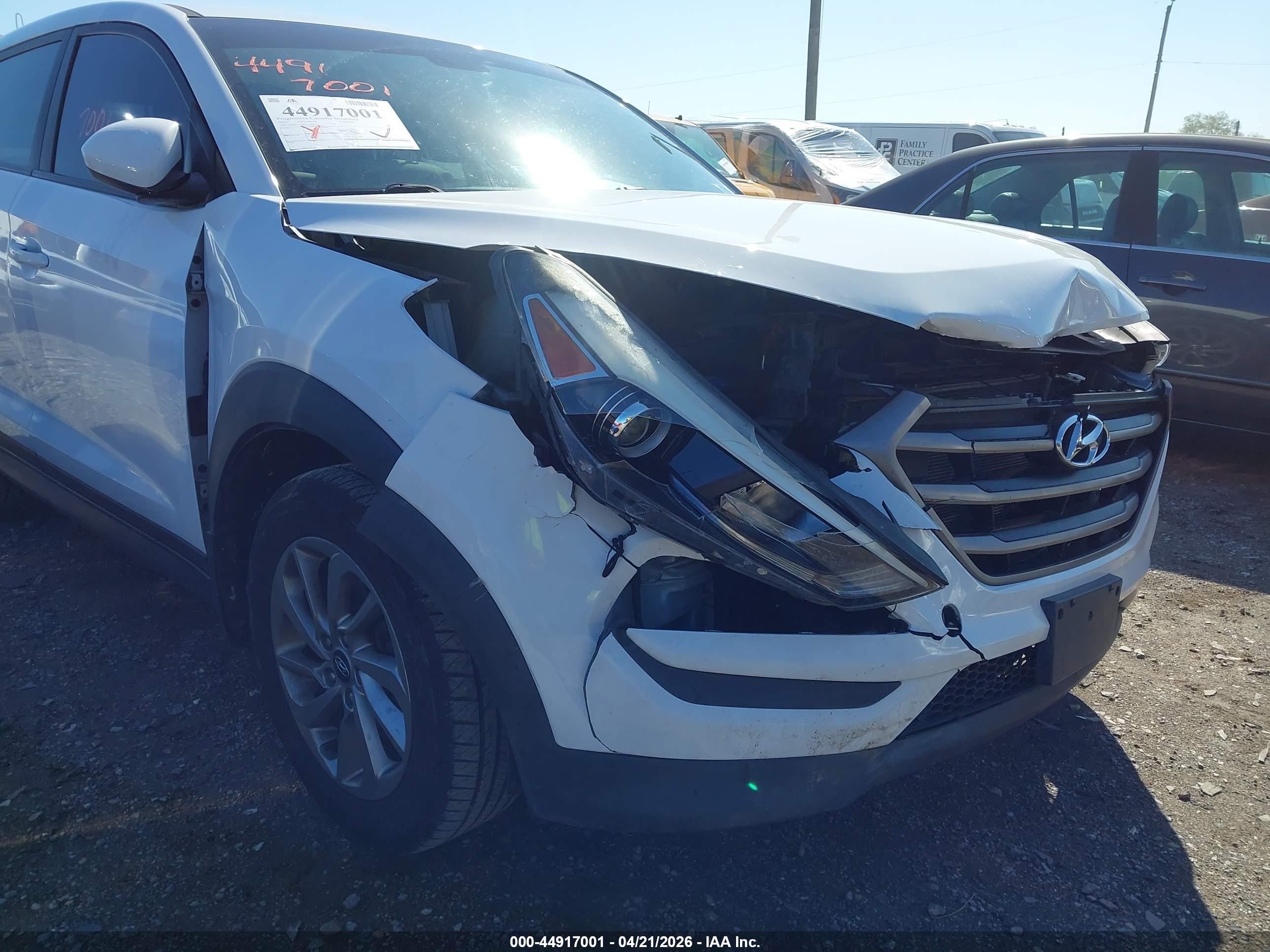 HYUNDAI TUCSON image 6