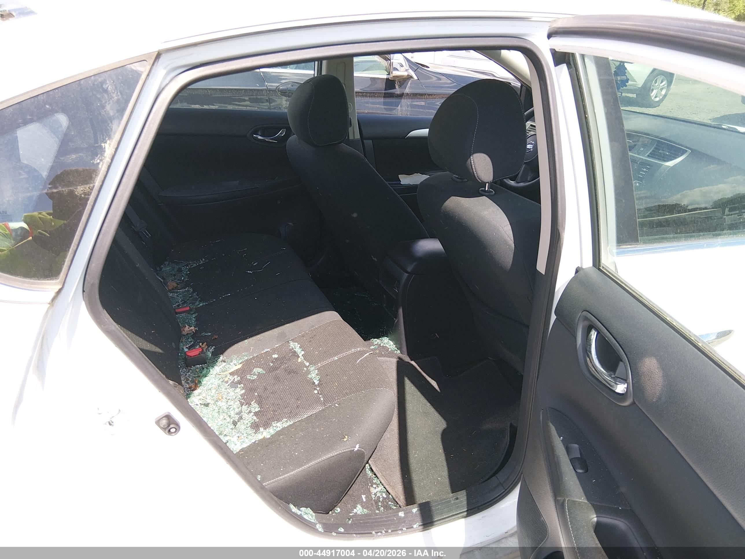 NISSAN SENTRA image 8