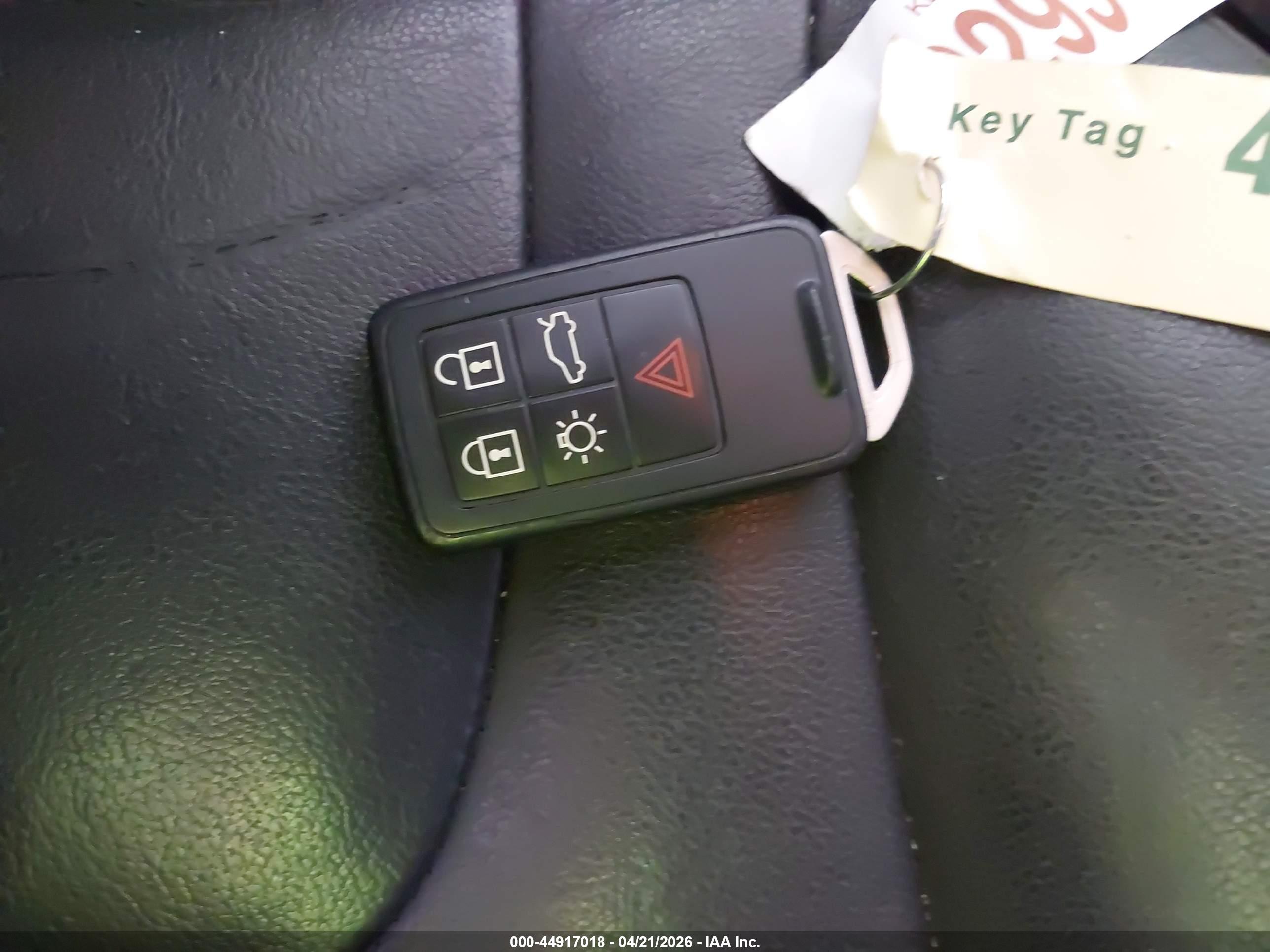 VOLVO XC60 image 11