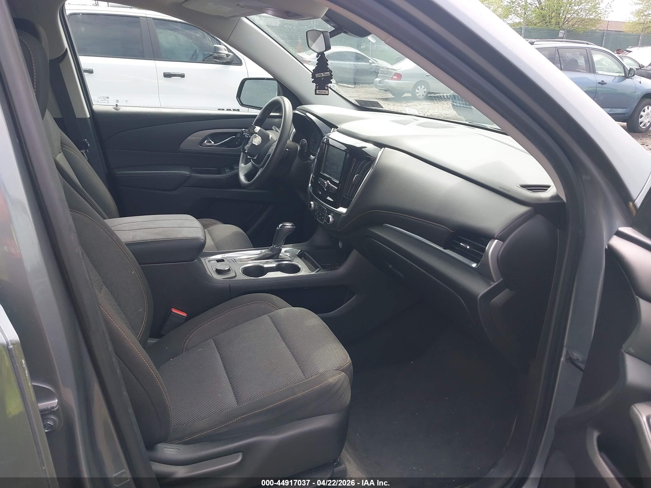 CHEVROLET TRAVERSE image 5
