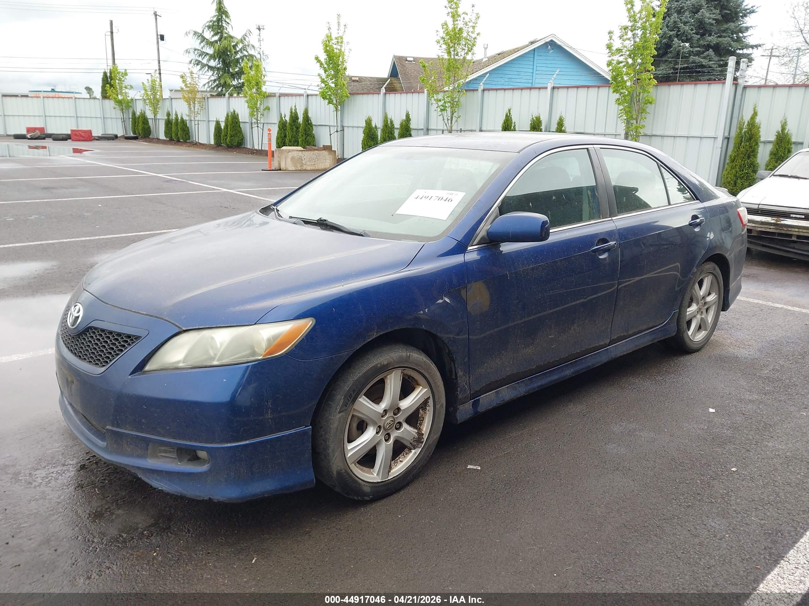 TOYOTA CAMRY image 2