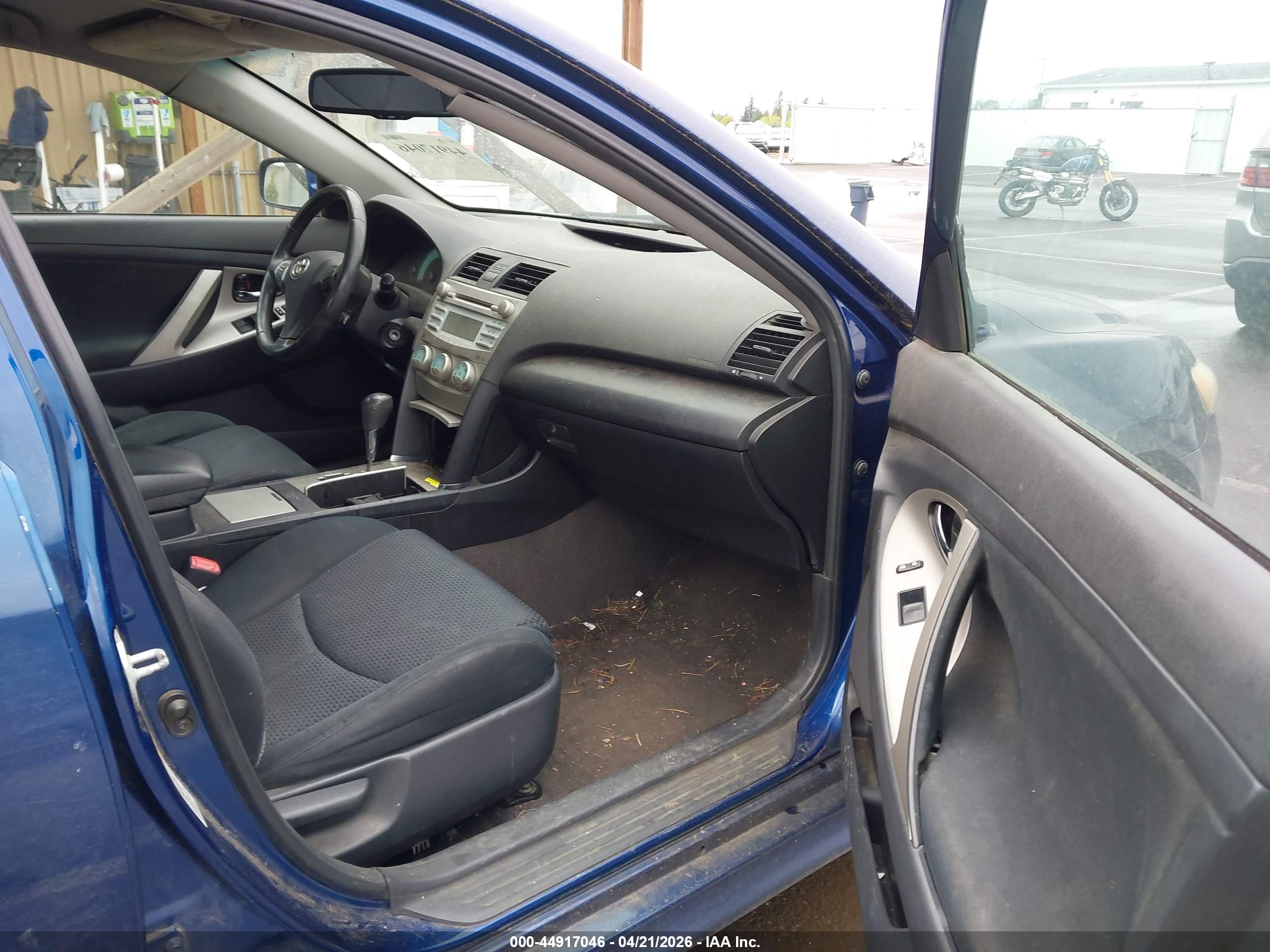 TOYOTA CAMRY image 5