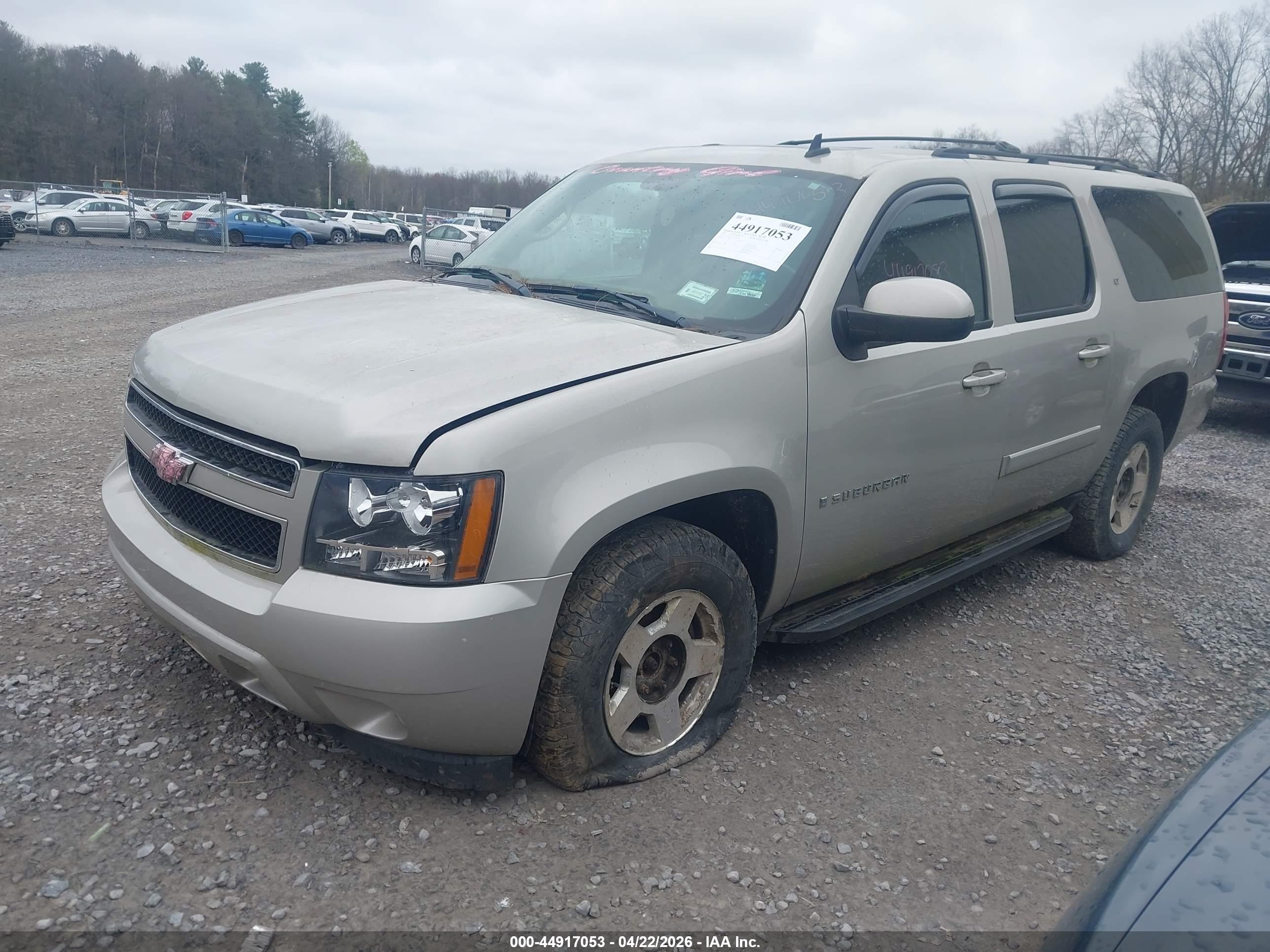 CHEVROLET SUBURBAN image 2