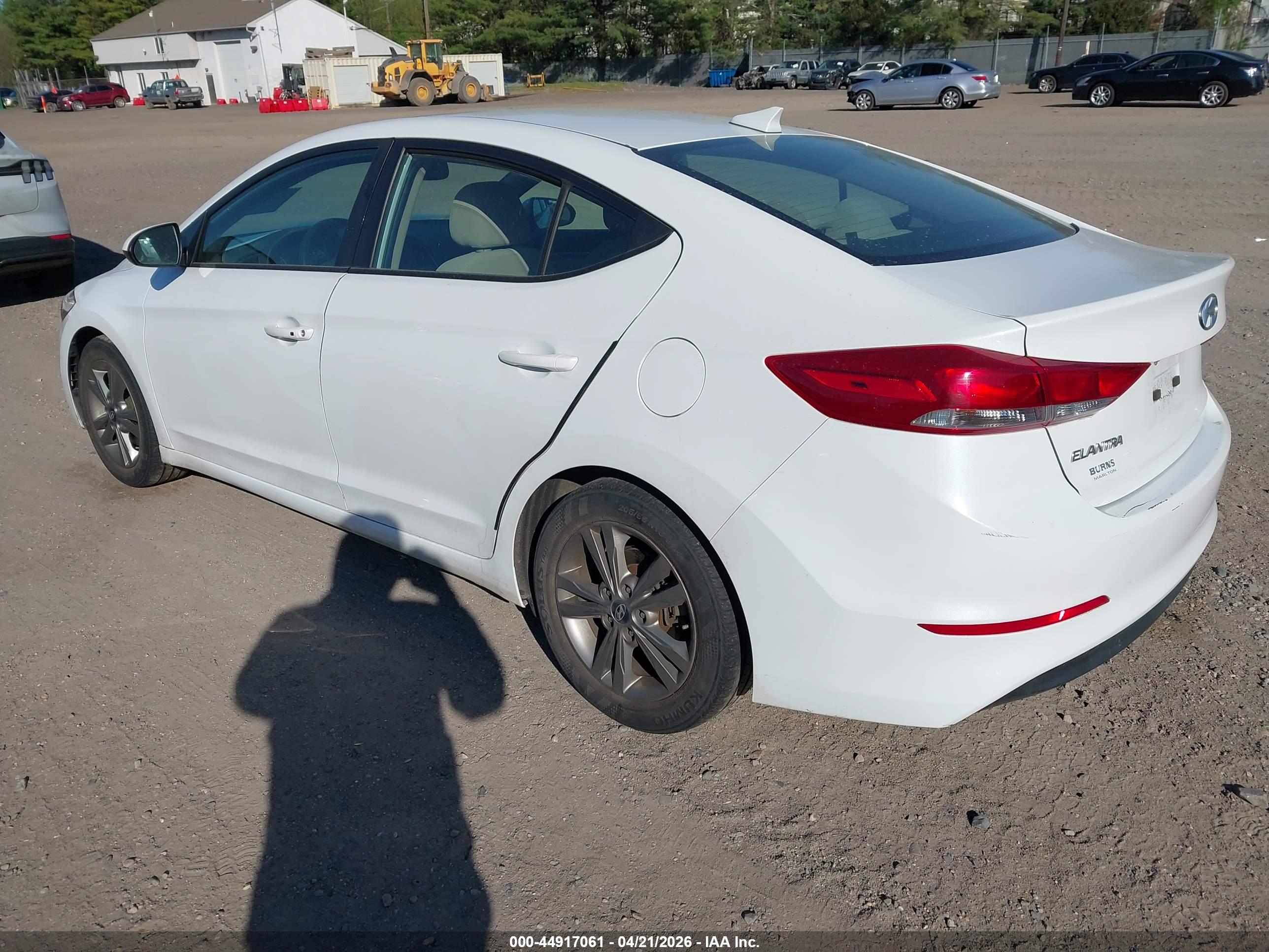 HYUNDAI ELANTRA image 3