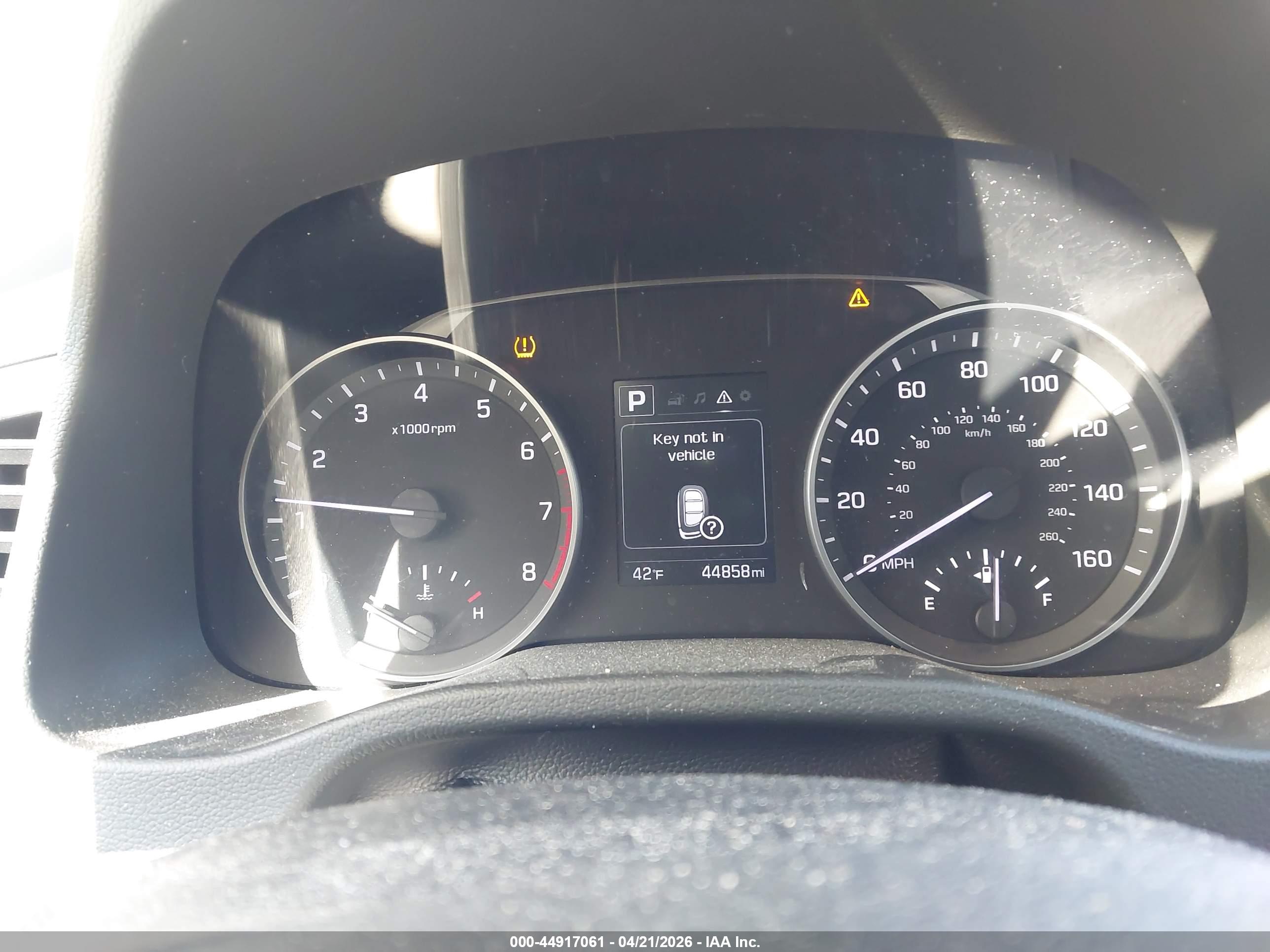 HYUNDAI ELANTRA image 7