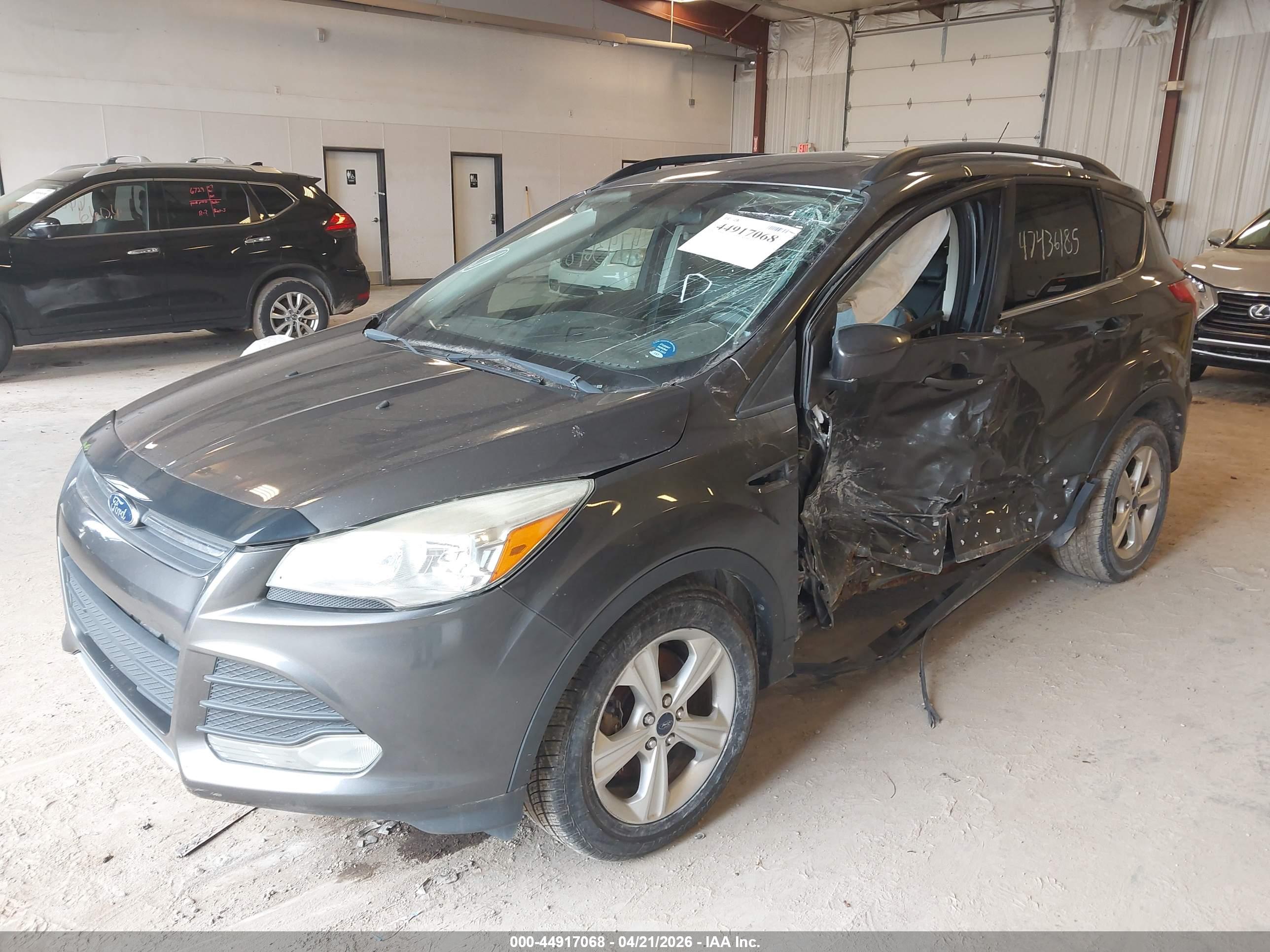 FORD ESCAPE image 2