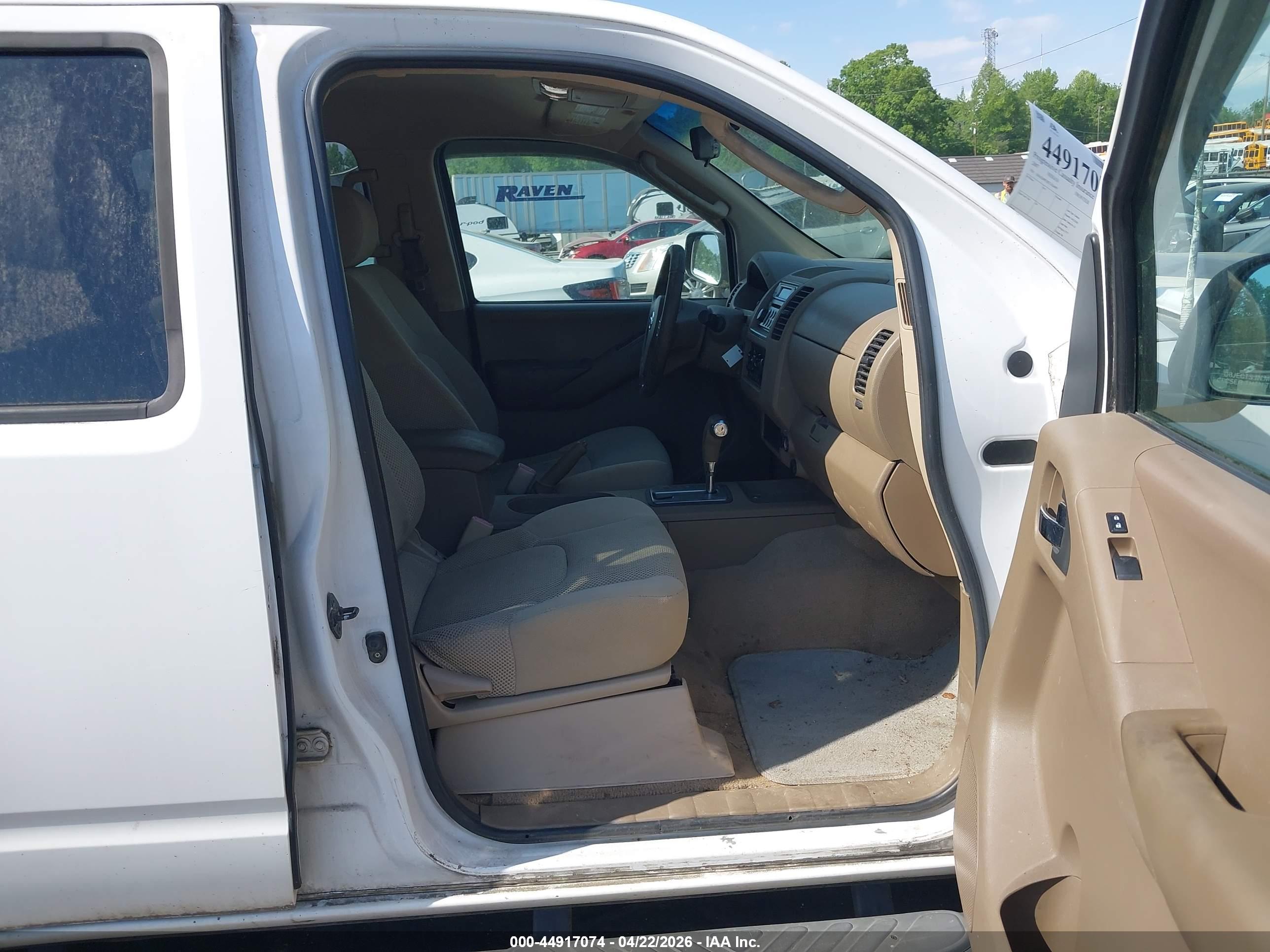 NISSAN FRONTIER image 5