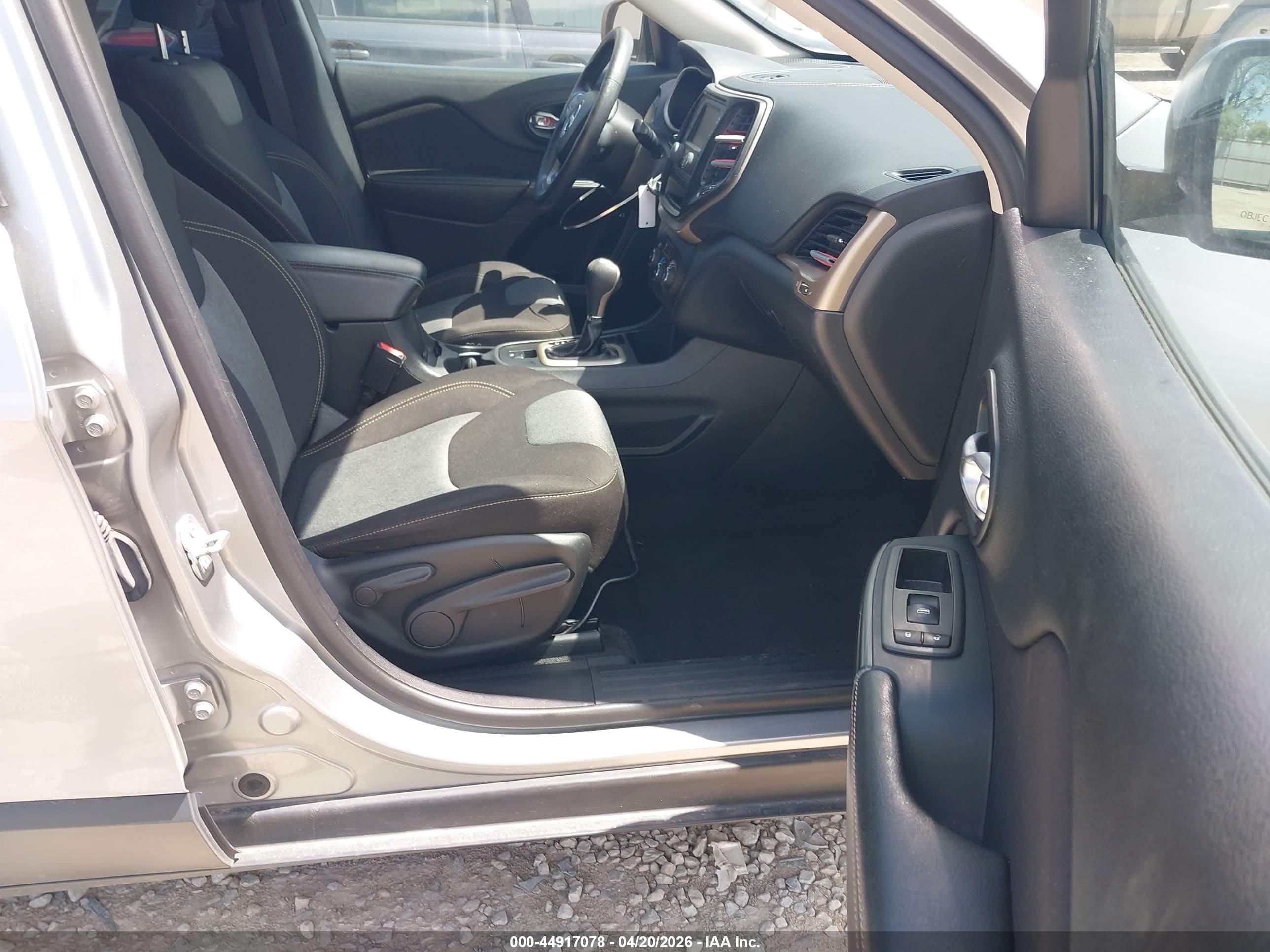 JEEP CHEROKEE image 5